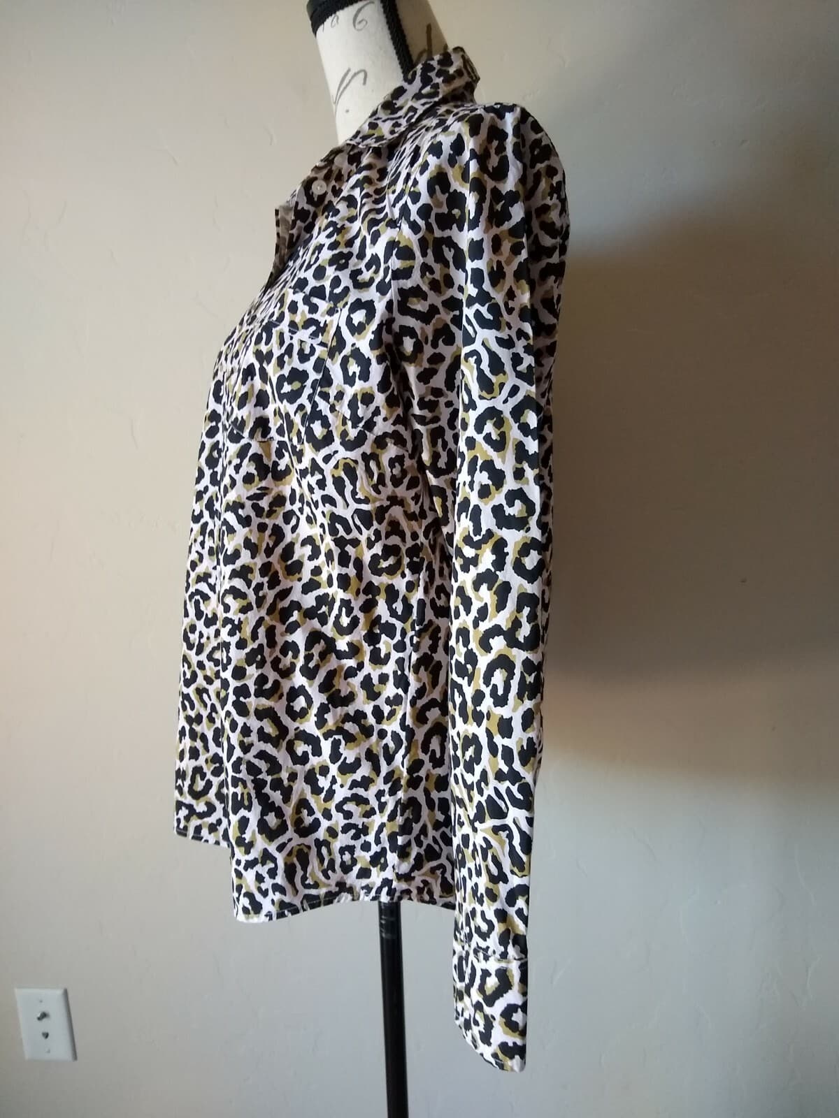J.CREW Cotton Top Blouse Long Sleeves Buttons Animal Leopard Print Sz.M - Thumbnail 5