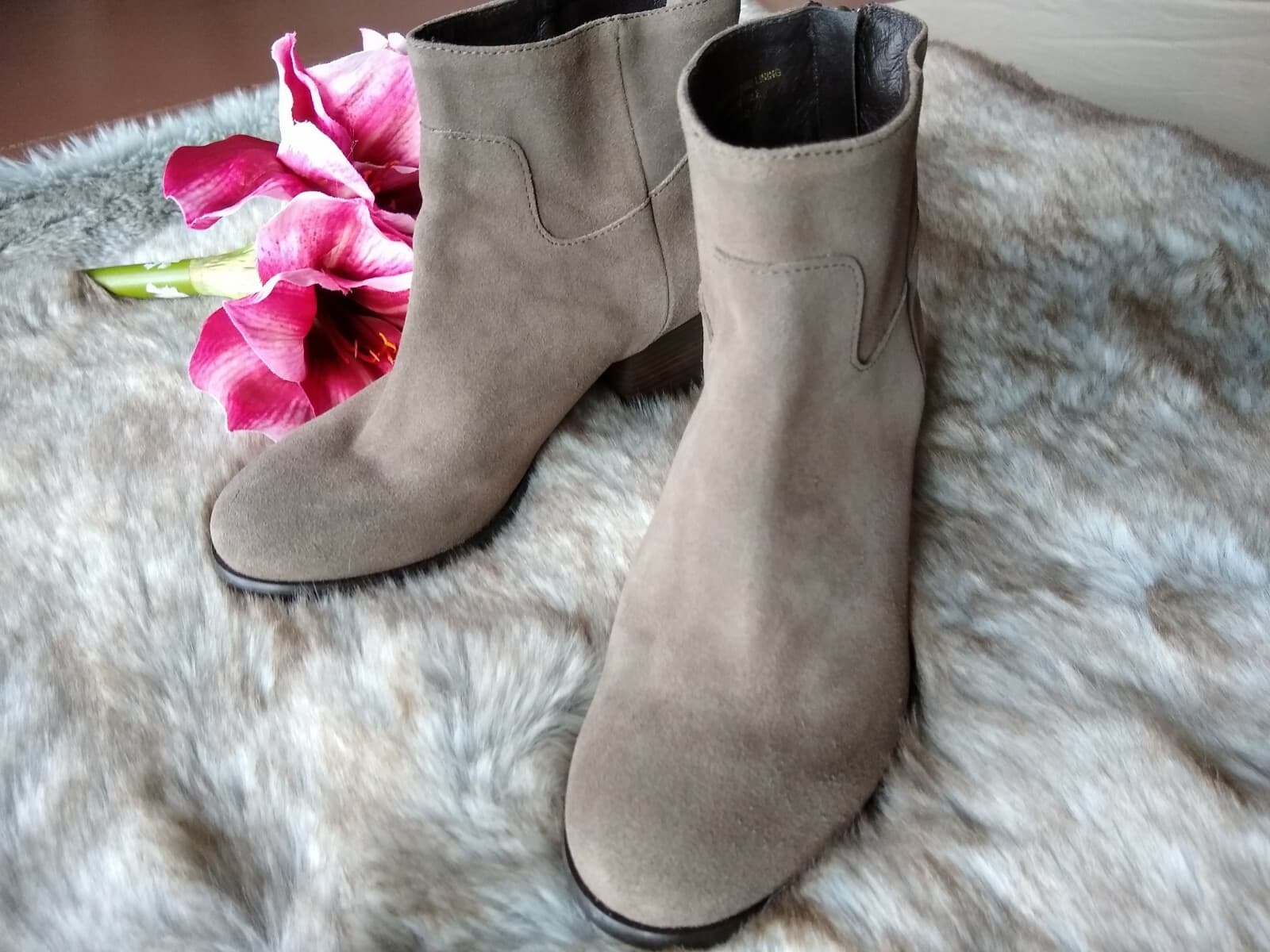 Garnet Hill Made in Italy NWoB Brown Suede Leather Ankle Booties Brown Zip 5.5 - Thumbnail 2