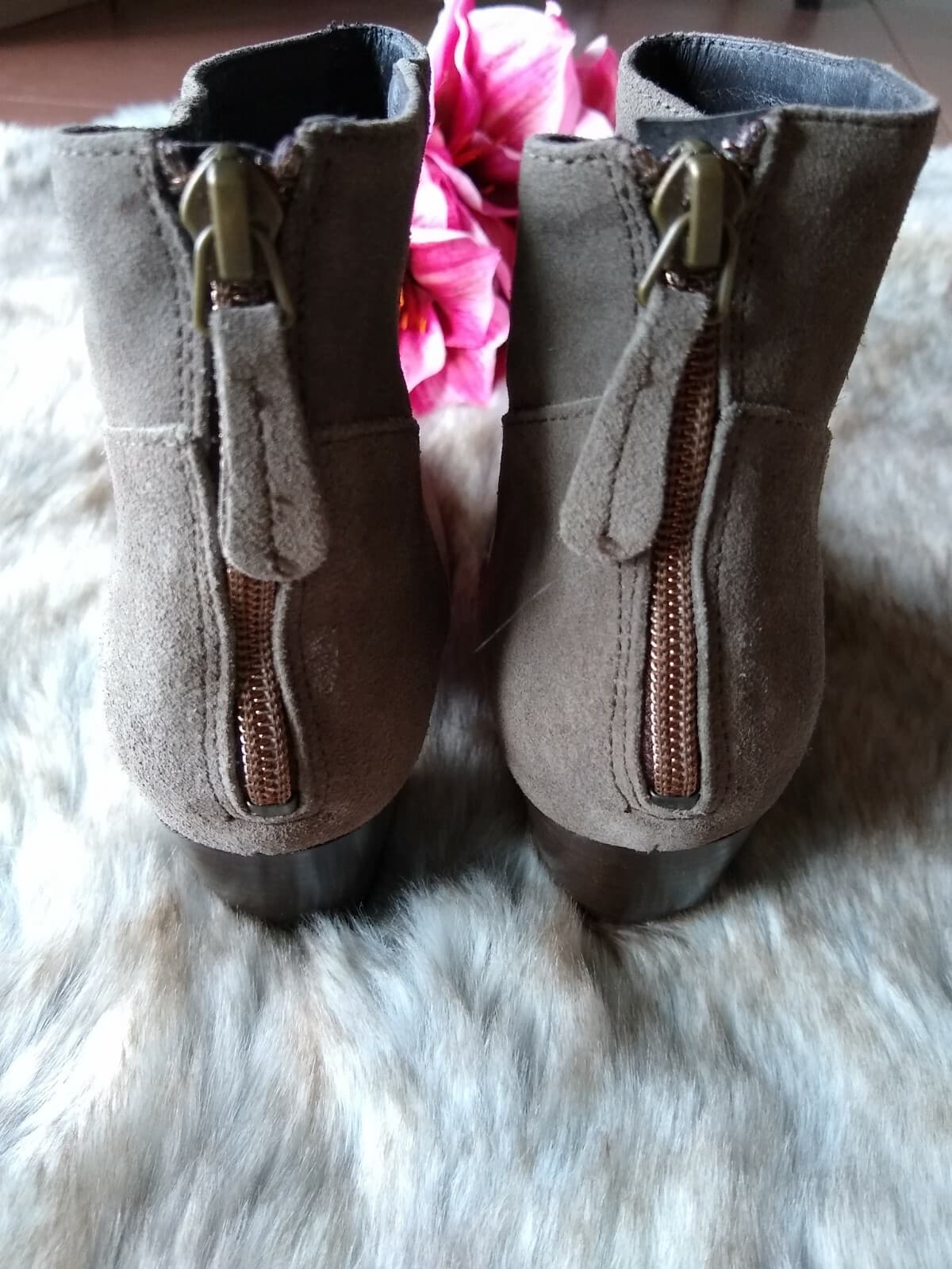 Garnet Hill Made in Italy NWoB Brown Suede Leather Ankle Booties Brown Zip 5.5 - Thumbnail 4
