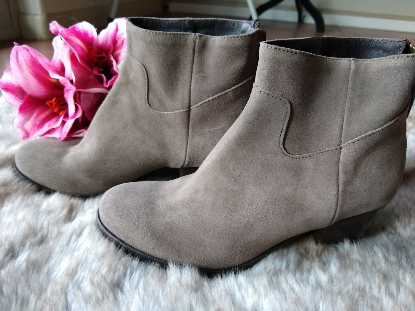 Garnet Hill Made in Italy NWoB Brown Suede Leather Ankle Booties Brown Zip 5.5 - Thumbnail 3