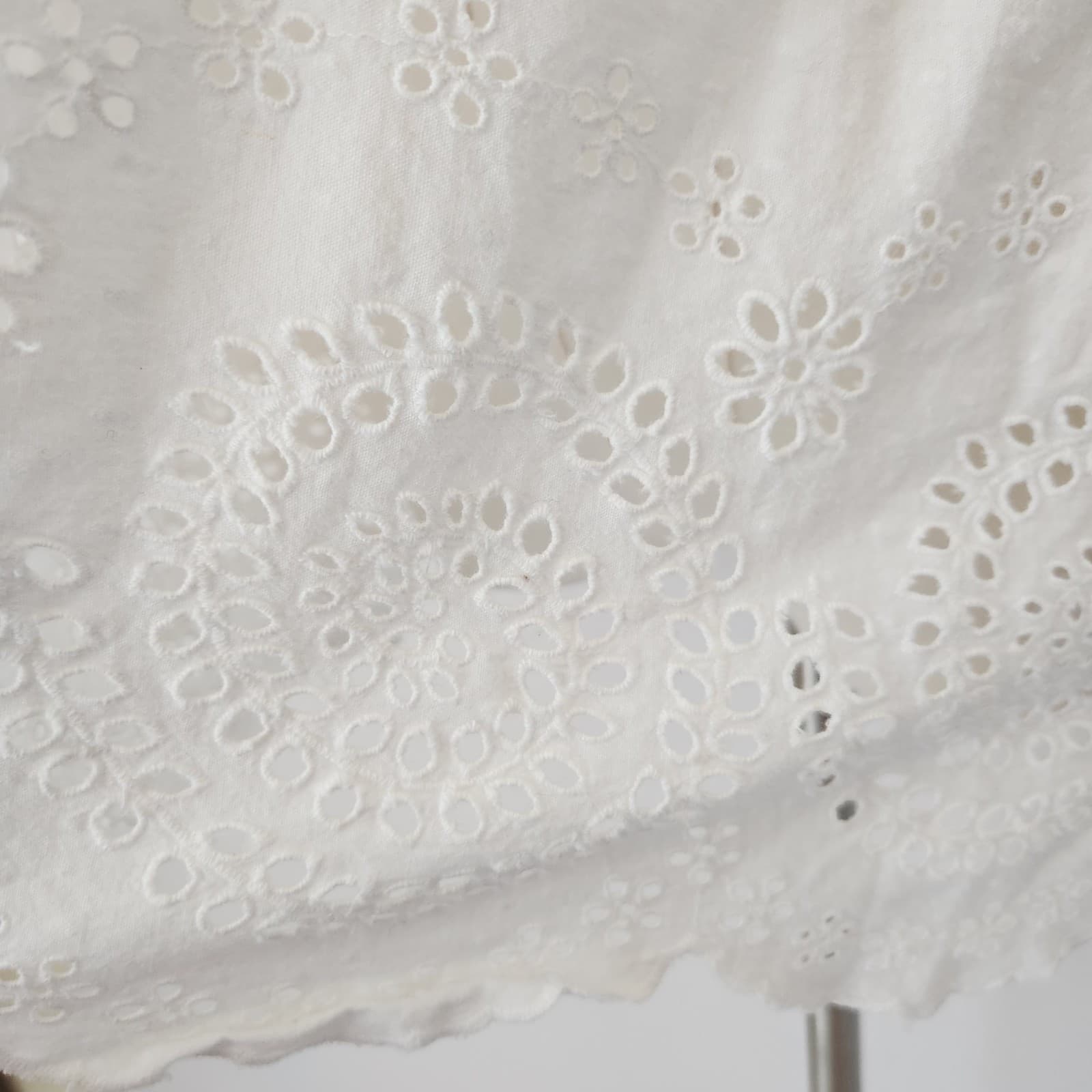 Faherty Aurora Cotton Embroidered Eyelet Blouse Cap Sleeve V-Neck White Sz.XL - Thumbnail 6