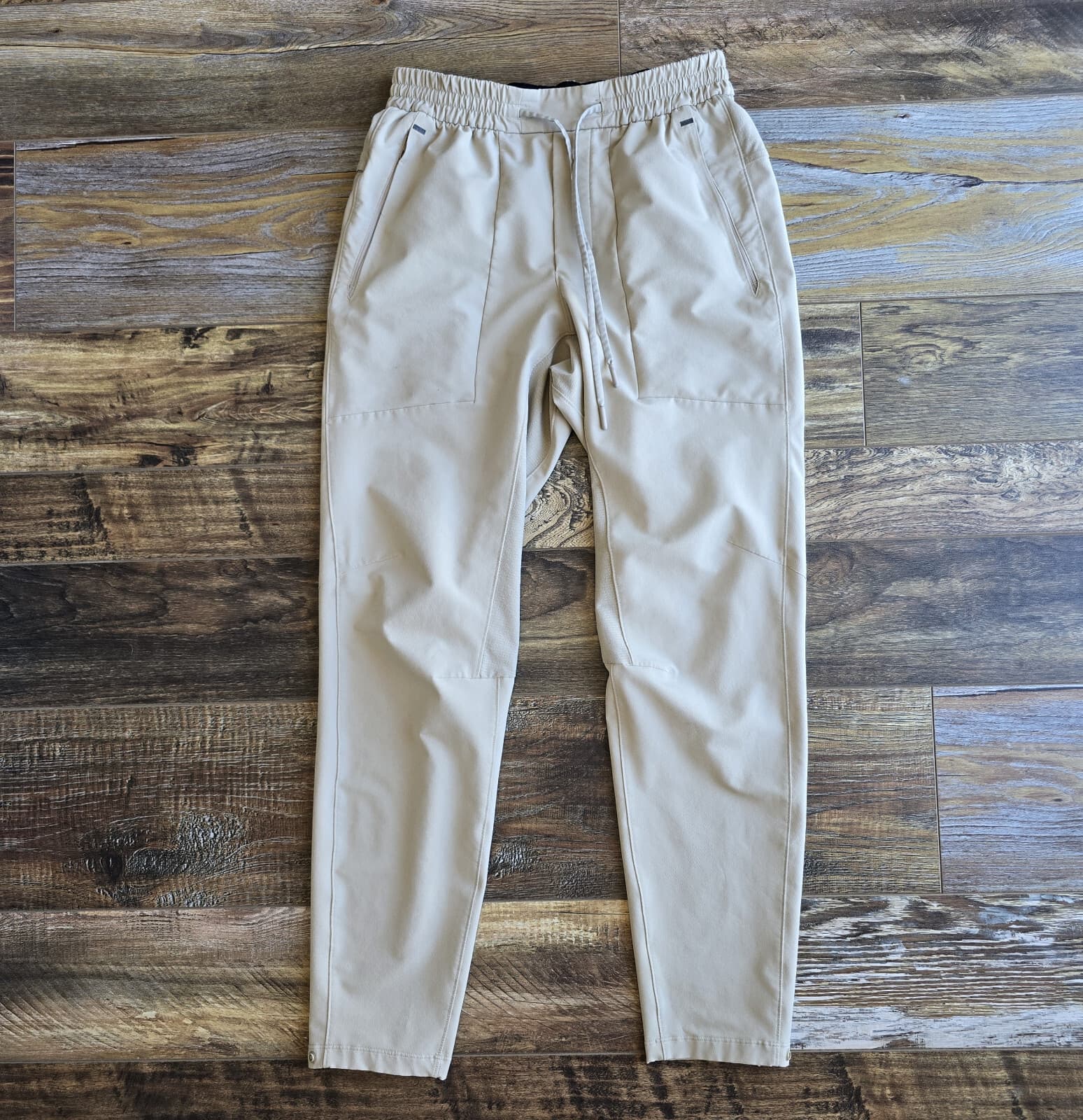 Lululemon License To Train Pant 30" Snap Hem Drawstring Stretch Beige Men's S