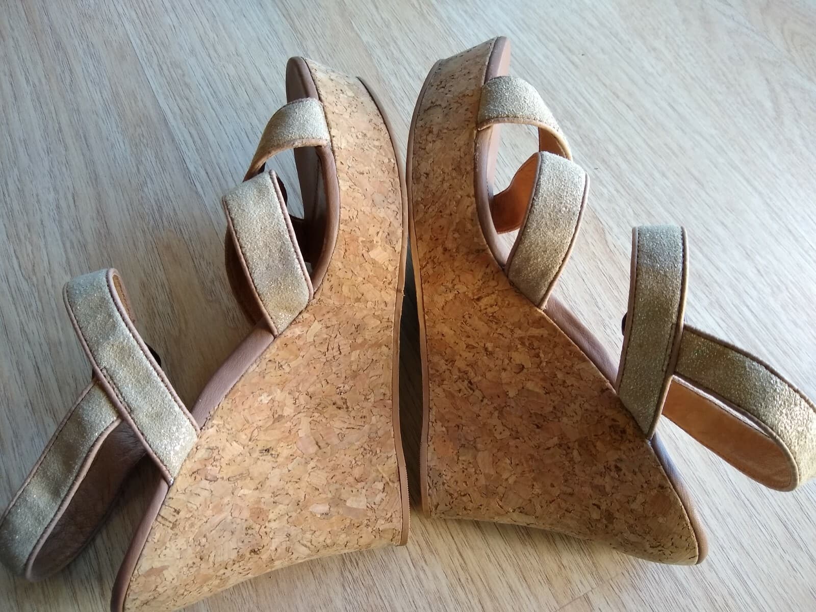 UGG Suede Leather Cork Wedge Sandals Buckle Strappy High Heel Tan Sz.10 - Thumbnail 6