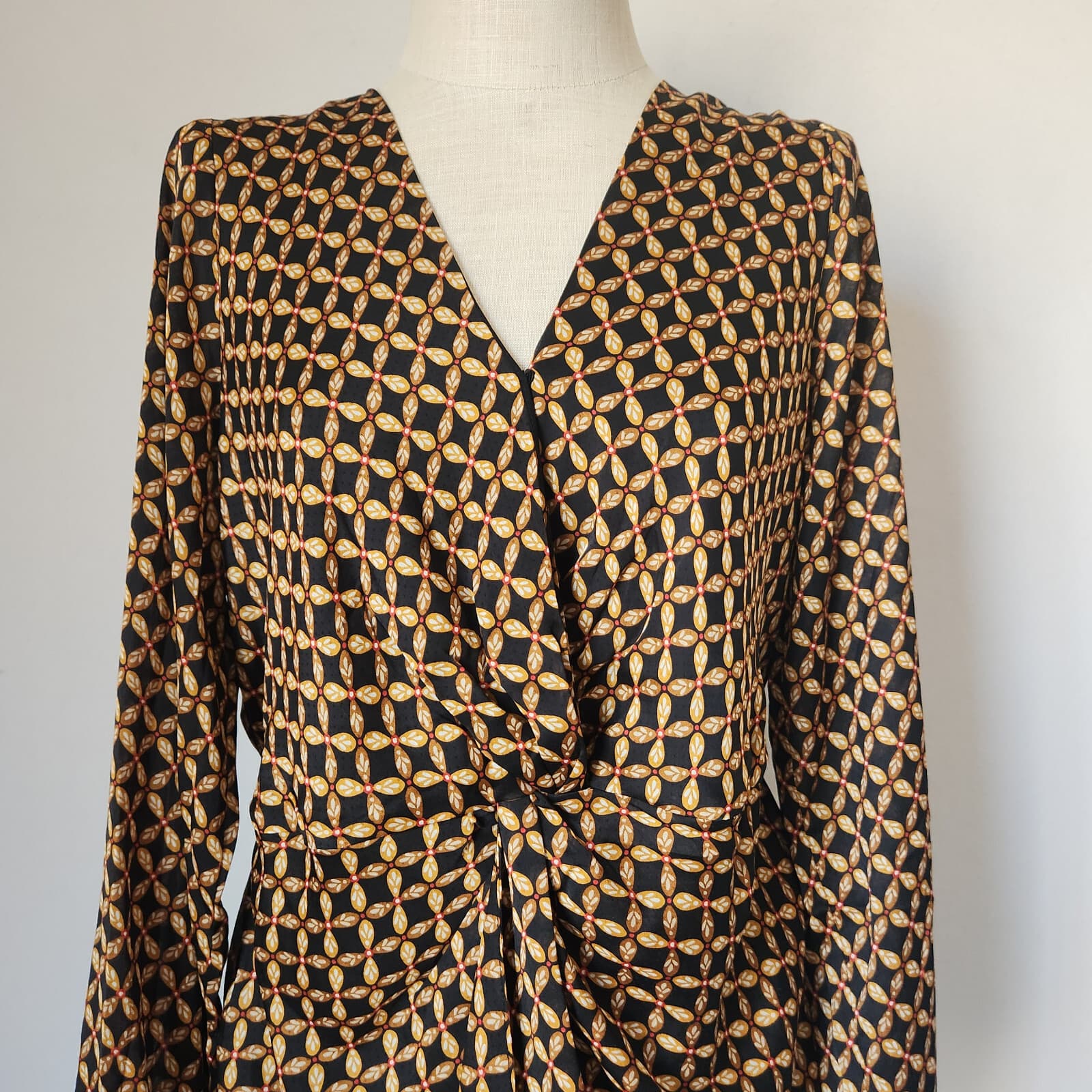NWT MINKPINK Valentina Mini Dress Ruched Front Long Sleeve Floral Multi Sz.XL - Thumbnail 3