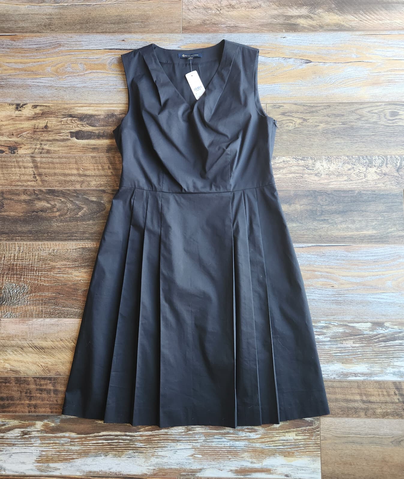 NWT Brooks Brothers Pleated Fit-Flare Dress V-Neck Sleeveless Navy Blue Womens 8 - Thumbnail 4