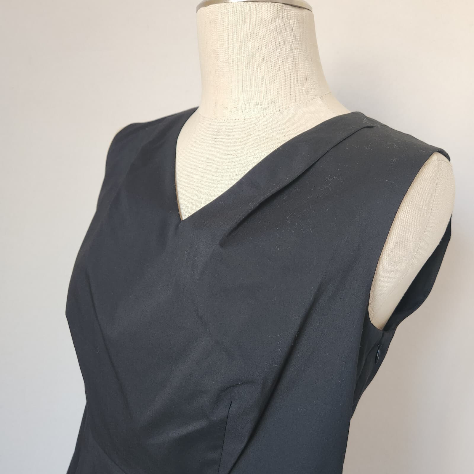 NWT Brooks Brothers Pleated Fit-Flare Dress V-Neck Sleeveless Navy Blue Womens 8 - Thumbnail 3