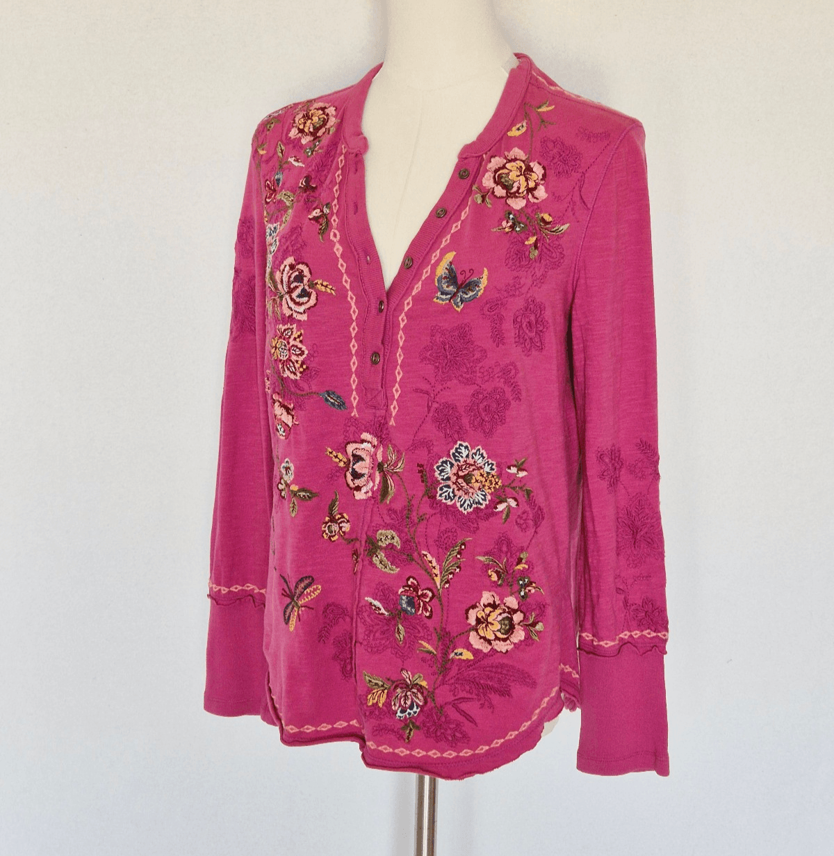 Sundance Caitlyn Floral Embroidered Top 3/4 Button V-Neck Cotton Knit Pink Sz.XS