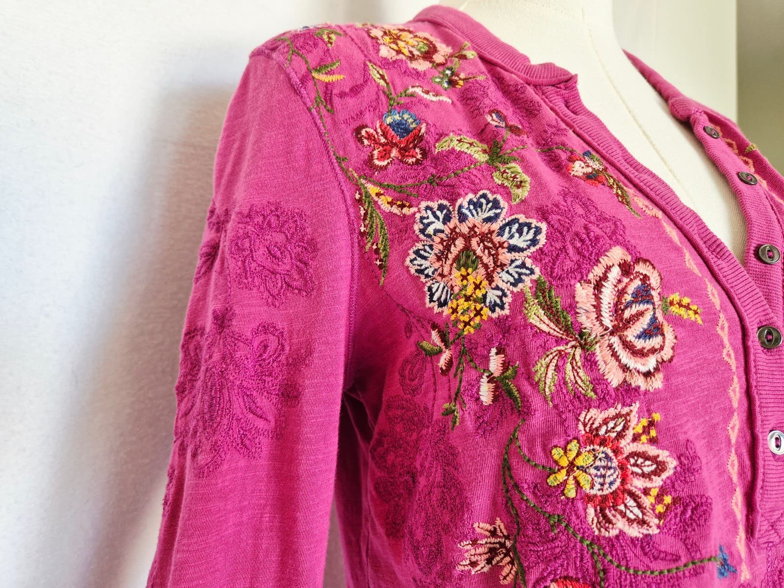 Sundance Caitlyn Floral Embroidered Top 3/4 Button V-Neck Cotton Knit Pink Sz.XS - Thumbnail 5