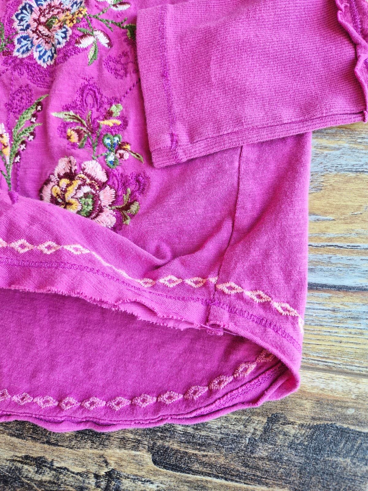 Sundance Caitlyn Floral Embroidered Top 3/4 Button V-Neck Cotton Knit Pink Sz.XS - Thumbnail 7