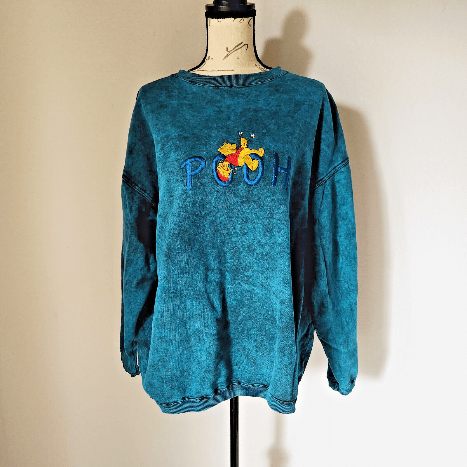 Vintage Mickey for Walt Disney Pooh Embroidered Sweatshirt Blue Sz.M Made In USA