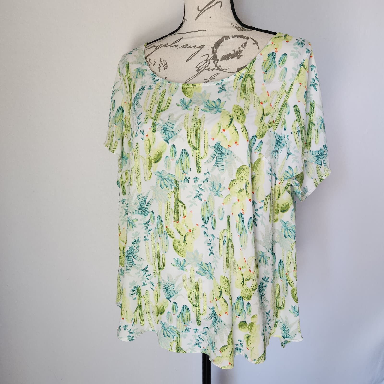 Torrid Abbey Georgette Button Back Blouse Short Sleeve Cactus Multi Sz.O (L) - Thumbnail 3