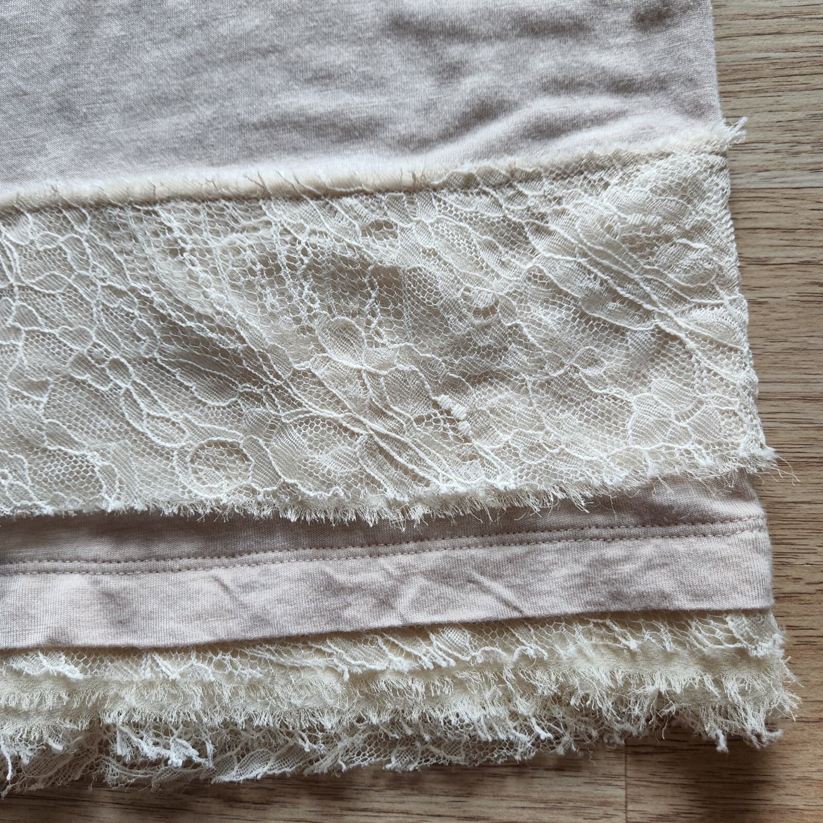 Diane Von Furstenberg Silk Blend Knit Lace Trim Top Short Sleeve Beige Sz.Small - Thumbnail 6