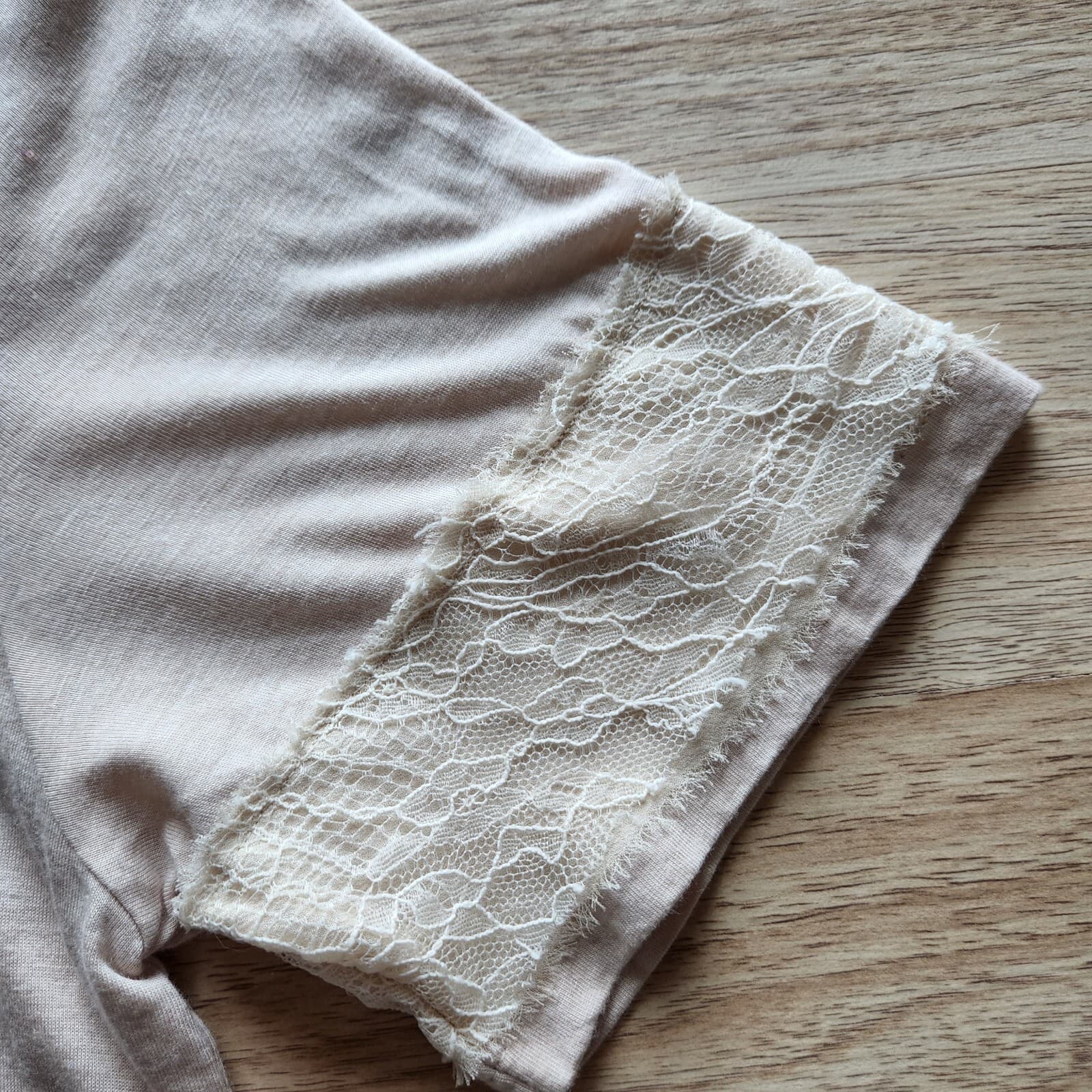 Diane Von Furstenberg Silk Blend Knit Lace Trim Top Short Sleeve Beige Sz.Small - Thumbnail 7