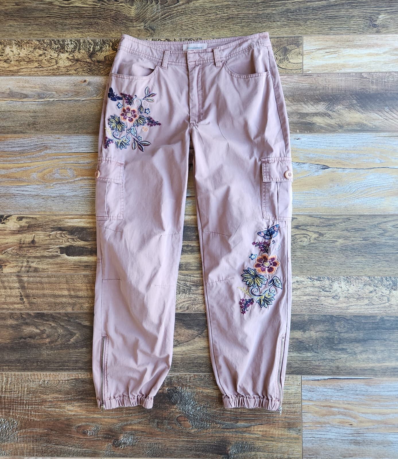 Sundance Vivant Floral Embroidered Cargo Ankle-Zip Crop Pant Pocket Lilac Sz.2