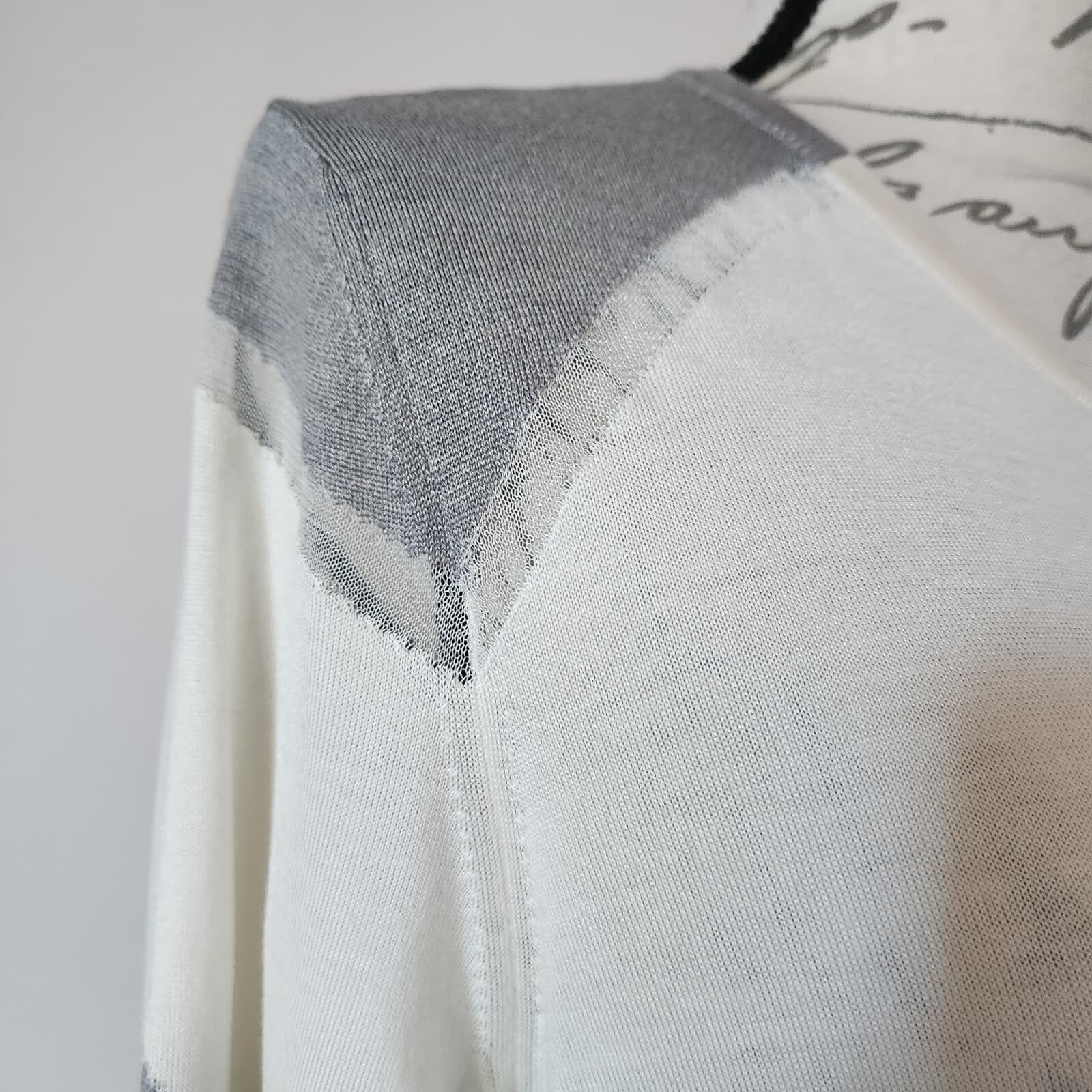 NWoT Lorena Antoniazzi Italy Silk Wool Colorblock V-Neck Sweater Ivory Grey 42 - Thumbnail 3