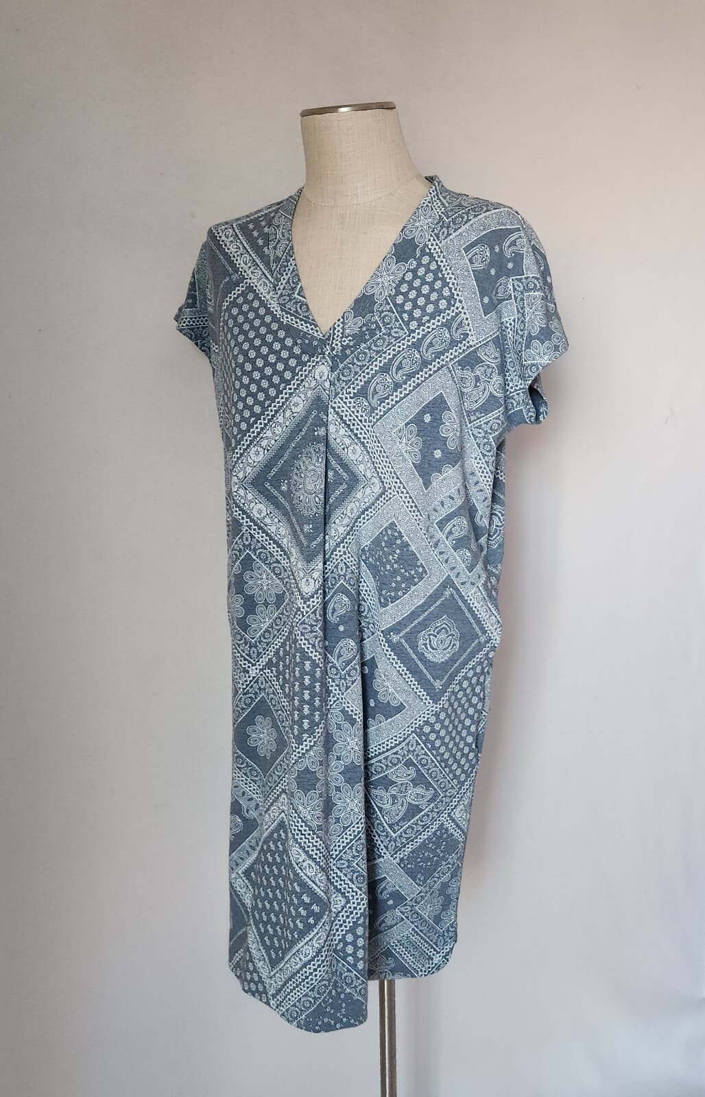NWT J.Jill $79 Coastal Bandana Print Knit Shift Dress Pocket Grey Blue Women's M - Thumbnail 2