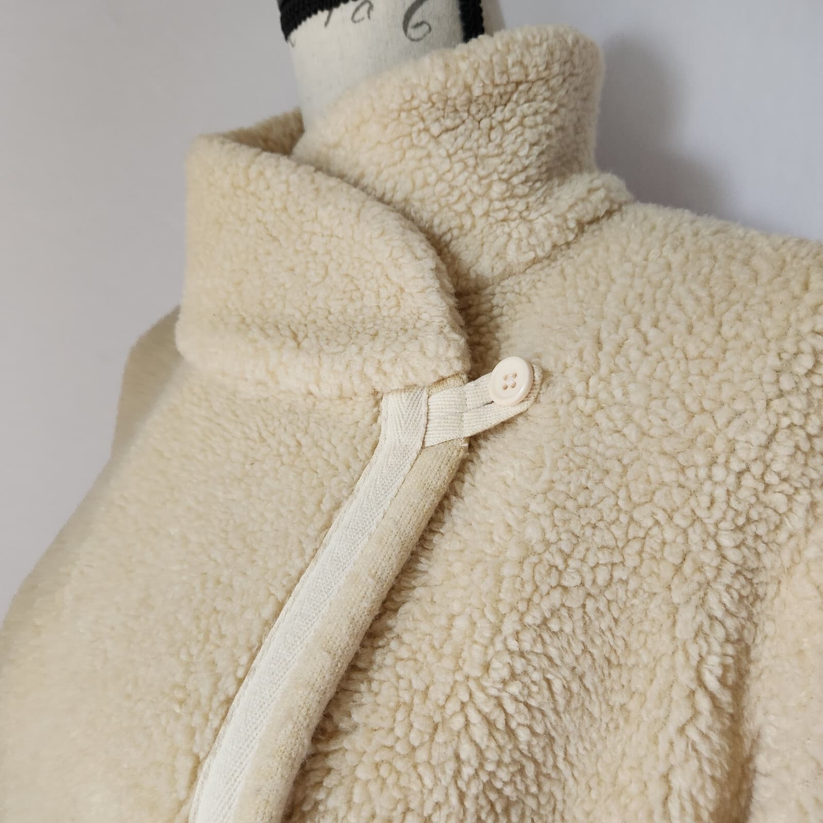 Standard James Perse Shrunken Sherpa Fleece Jacket High Neck Button Beige Sz.4 - Thumbnail 6