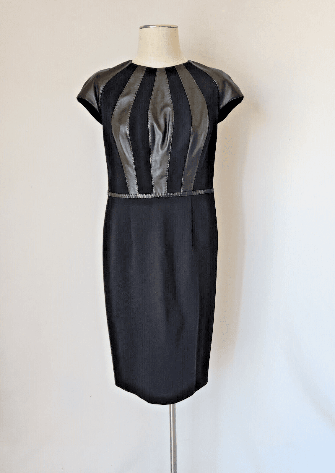 NWT ESCADA Lamb Leather Panel Cap Sleeve Sheath Dress Knee Length Black Sz.40 - Thumbnail 2