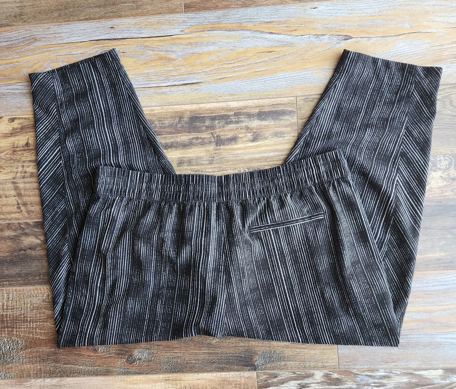 Athleta Arrival High Rise Cropped Pants Pull-On Pocket Amara Stripe Black Sz.22 - Thumbnail 8
