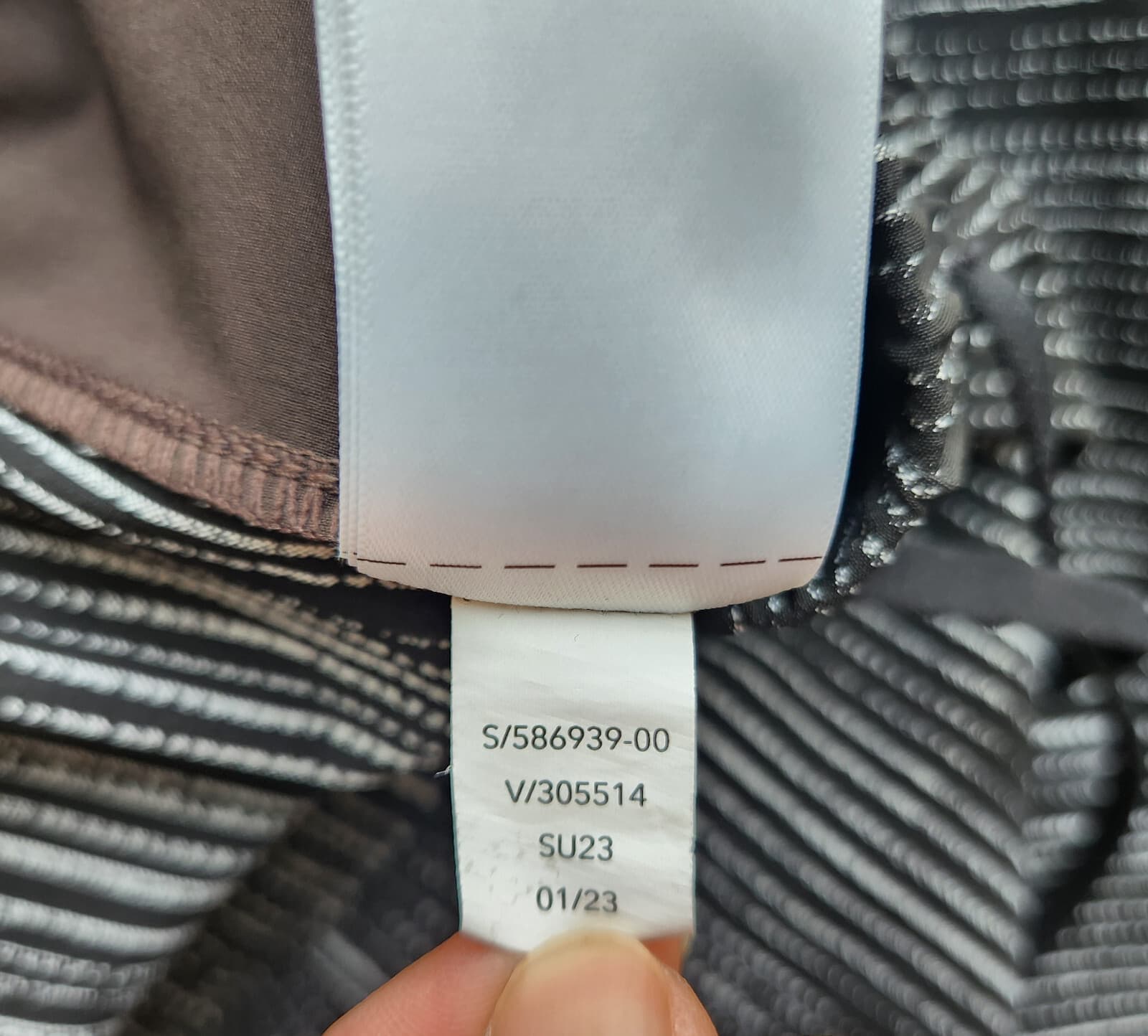 Athleta Arrival High Rise Cropped Pants Pull-On Pocket Amara Stripe Black Sz.22 - Thumbnail 12