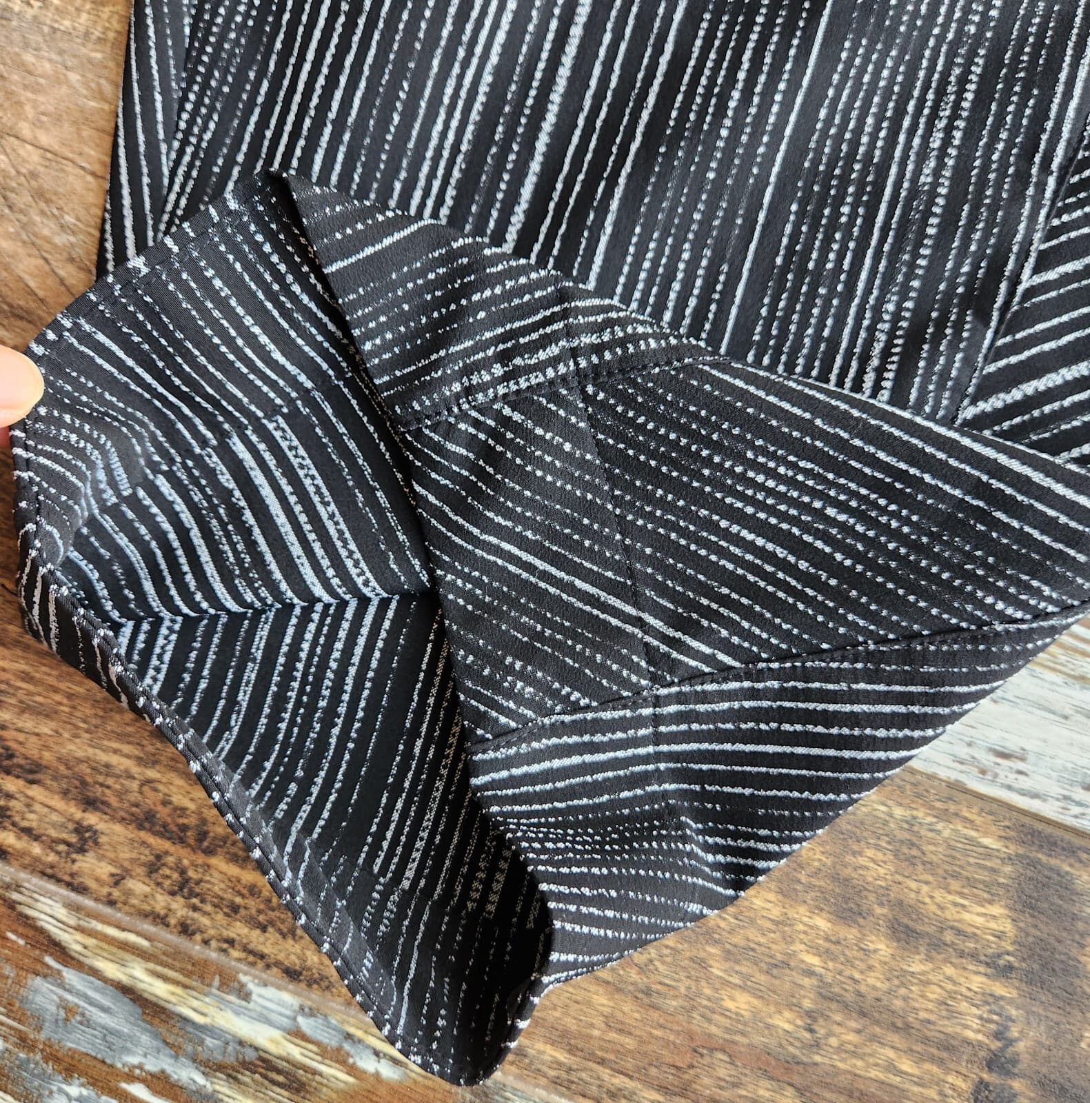 Athleta Arrival High Rise Cropped Pants Pull-On Pocket Amara Stripe Black Sz.22 - Thumbnail 4