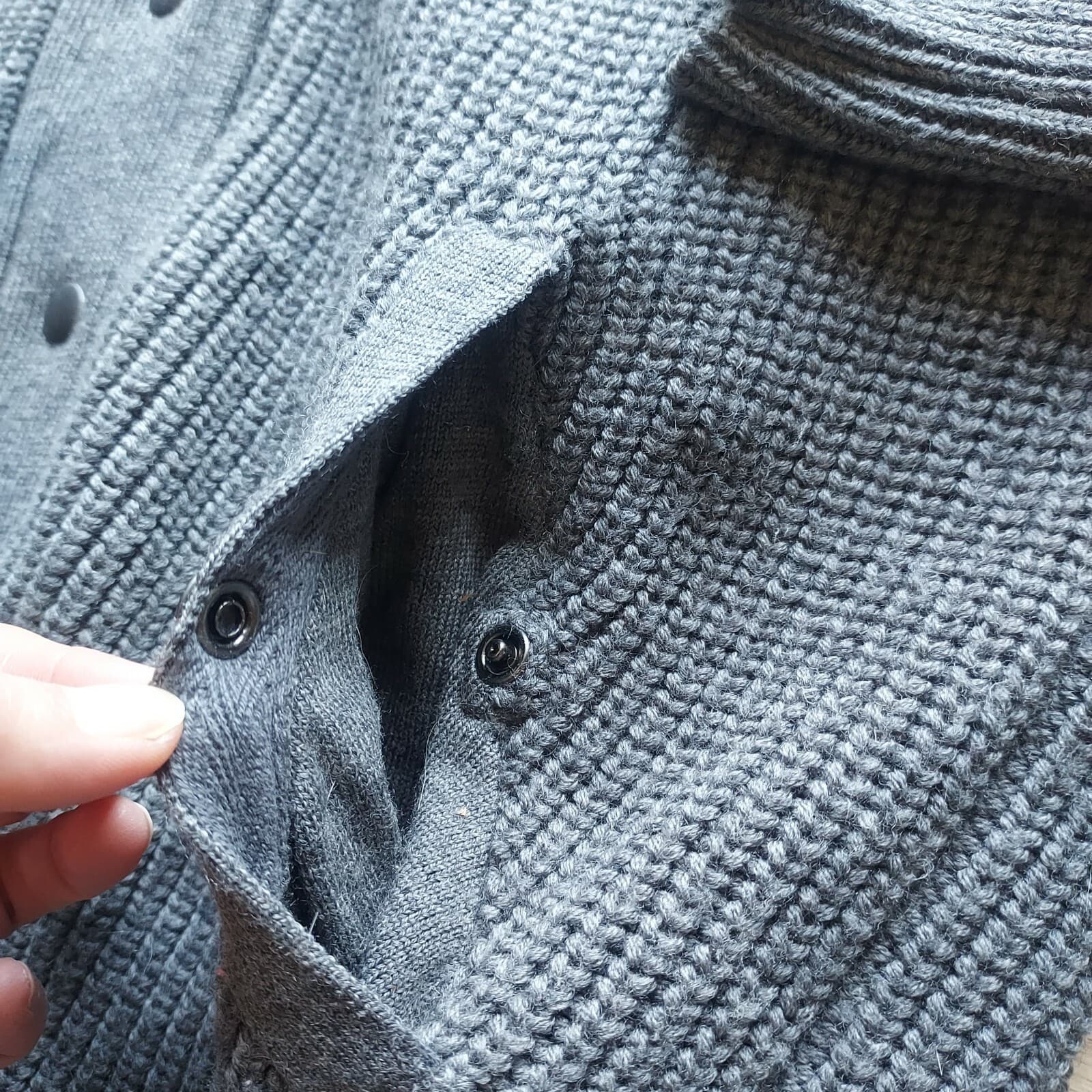 EILEEN FISHER 100% Merino Wool Cable Knit Cardigan Snap Pocket Grey Women Sz.S - Thumbnail 8