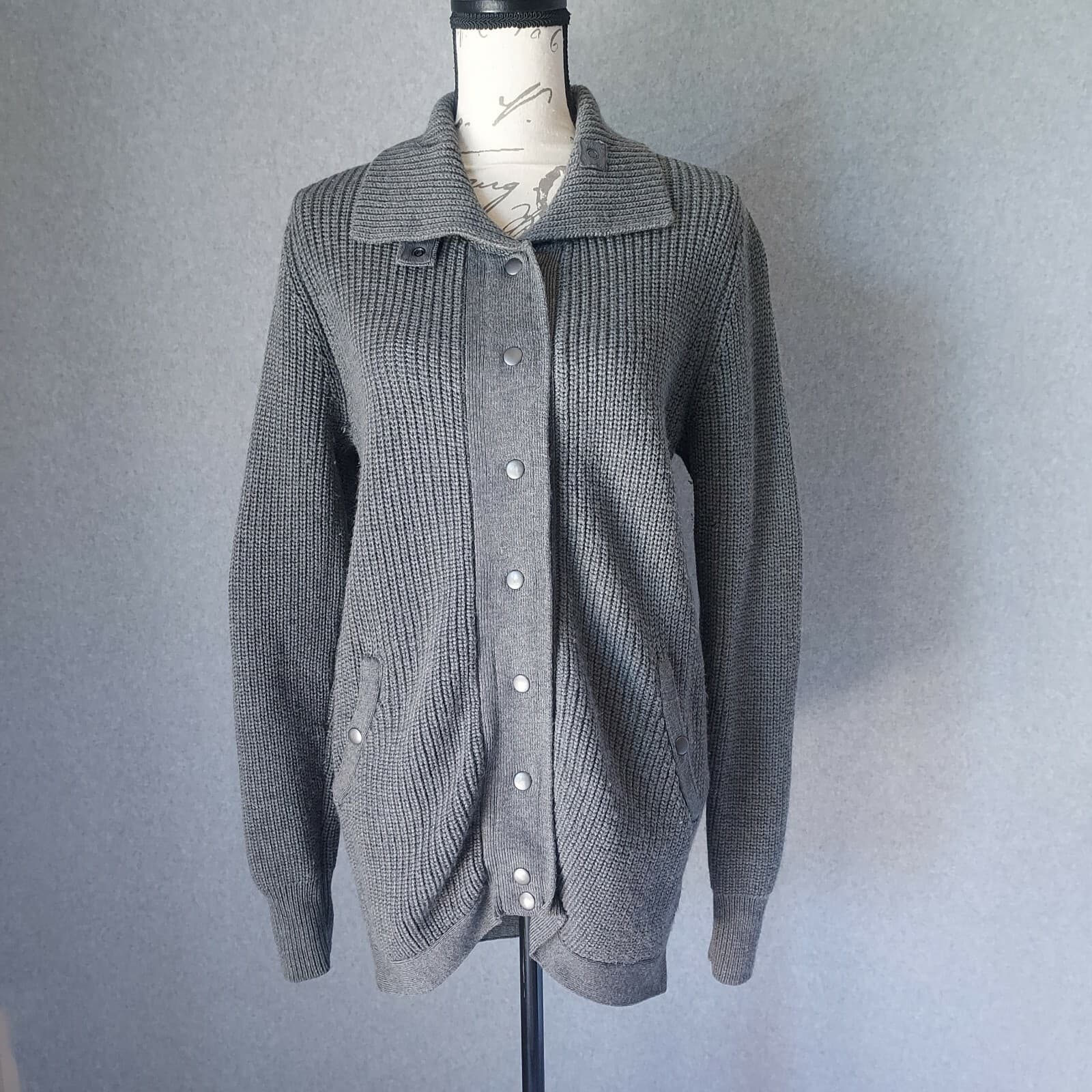 EILEEN FISHER 100% Merino Wool Cable Knit Cardigan Snap Pocket Grey Women Sz.S - Thumbnail 2