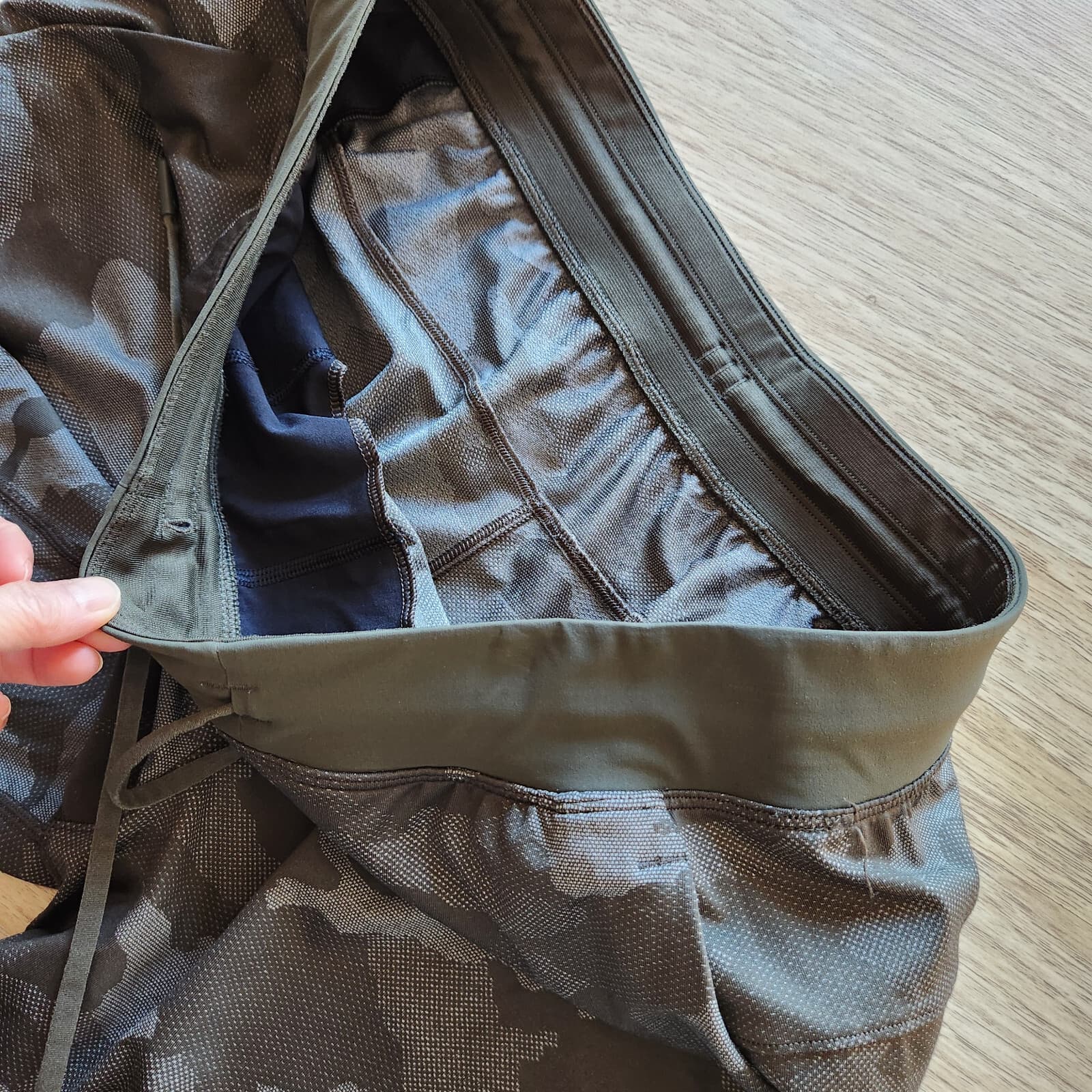 Lululemon T.H.E. Linerless Short 9" Variegated Mesh Camo Max Dark Olive Men's L - Thumbnail 6