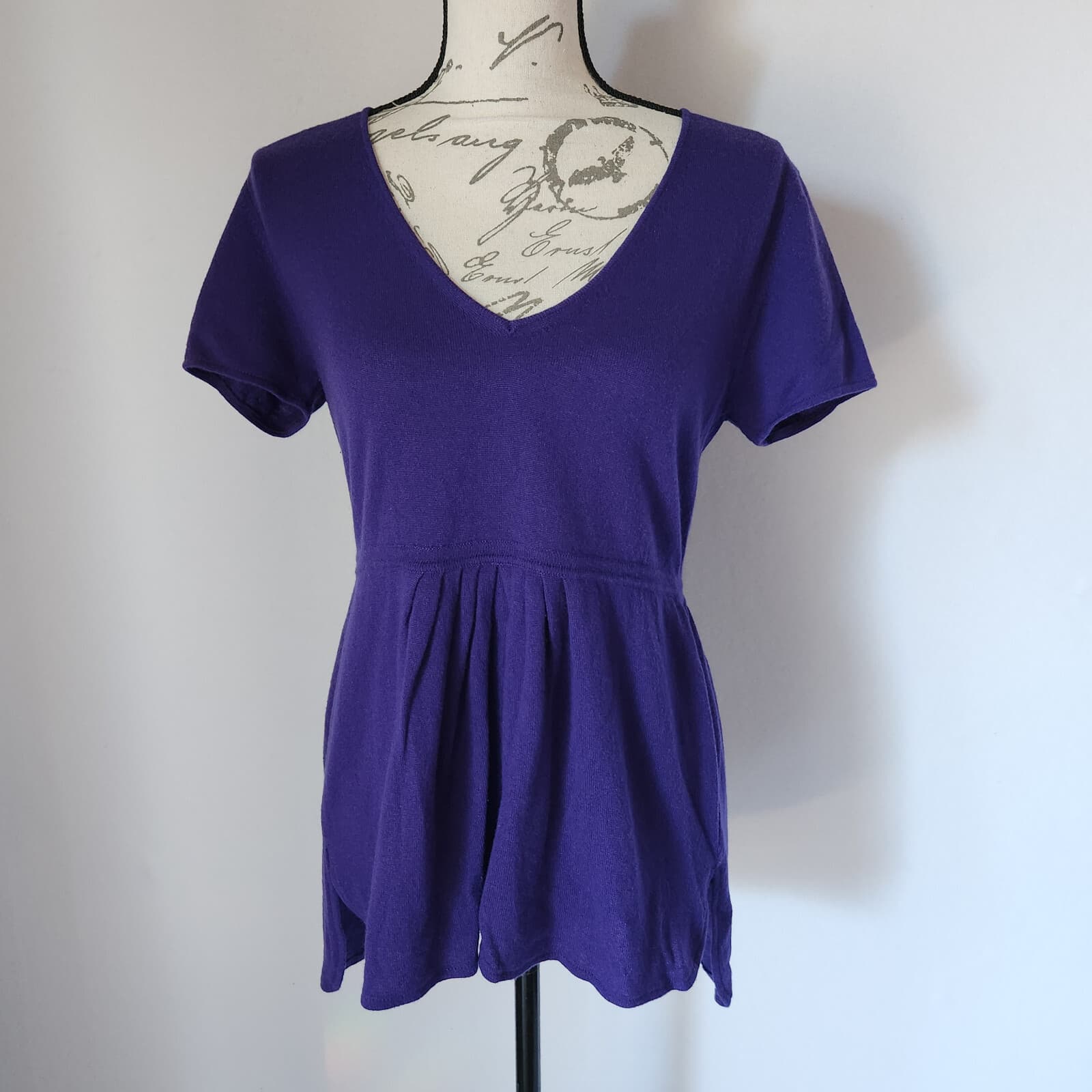 EUC Maria Di Ripabianca Made in Italy Cashmere Peplum Top V-Neck Purple Bust 36" - Thumbnail 2