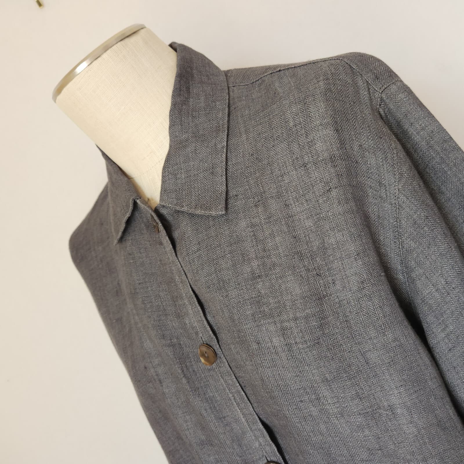 Vintage Chico's Design Linen Lagenlook Long Tunic Shirt Pearl Button Grey Sz.2/L - Thumbnail 3