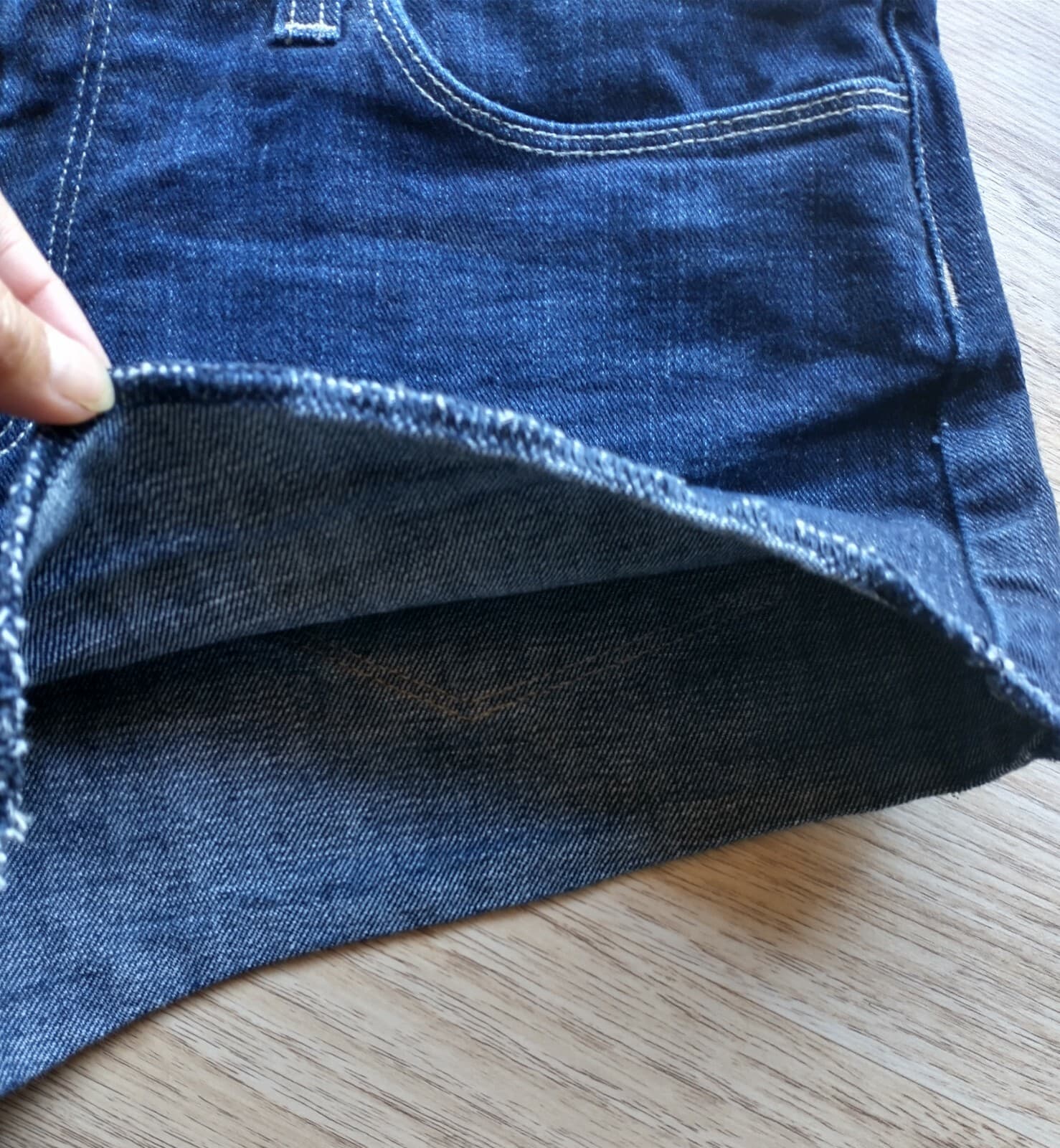 Paige Monica Kyra Denim Shorts Raw Hem Dark Wash Blue Sz.27 Made in USA - Thumbnail 3