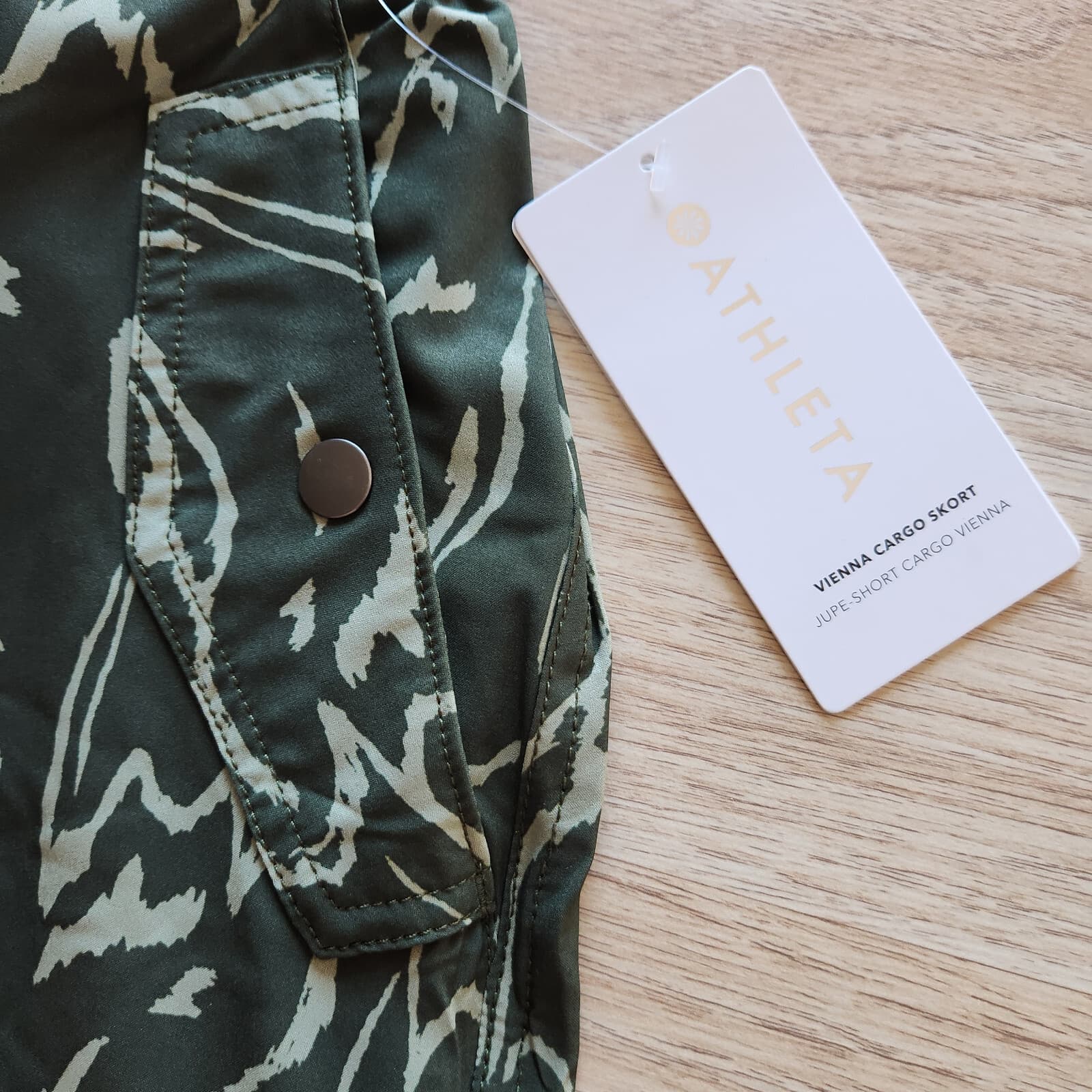 NWT Athleta Vienna Cargo Skort Jupe-Short Semi Fitted Pocket Green Women's 2 $69 - Thumbnail 5