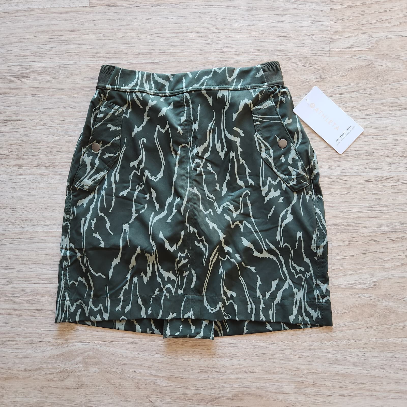 NWT Athleta Vienna Cargo Skort Jupe-Short Semi Fitted Pocket Green Women's 2 $69 - Thumbnail 2