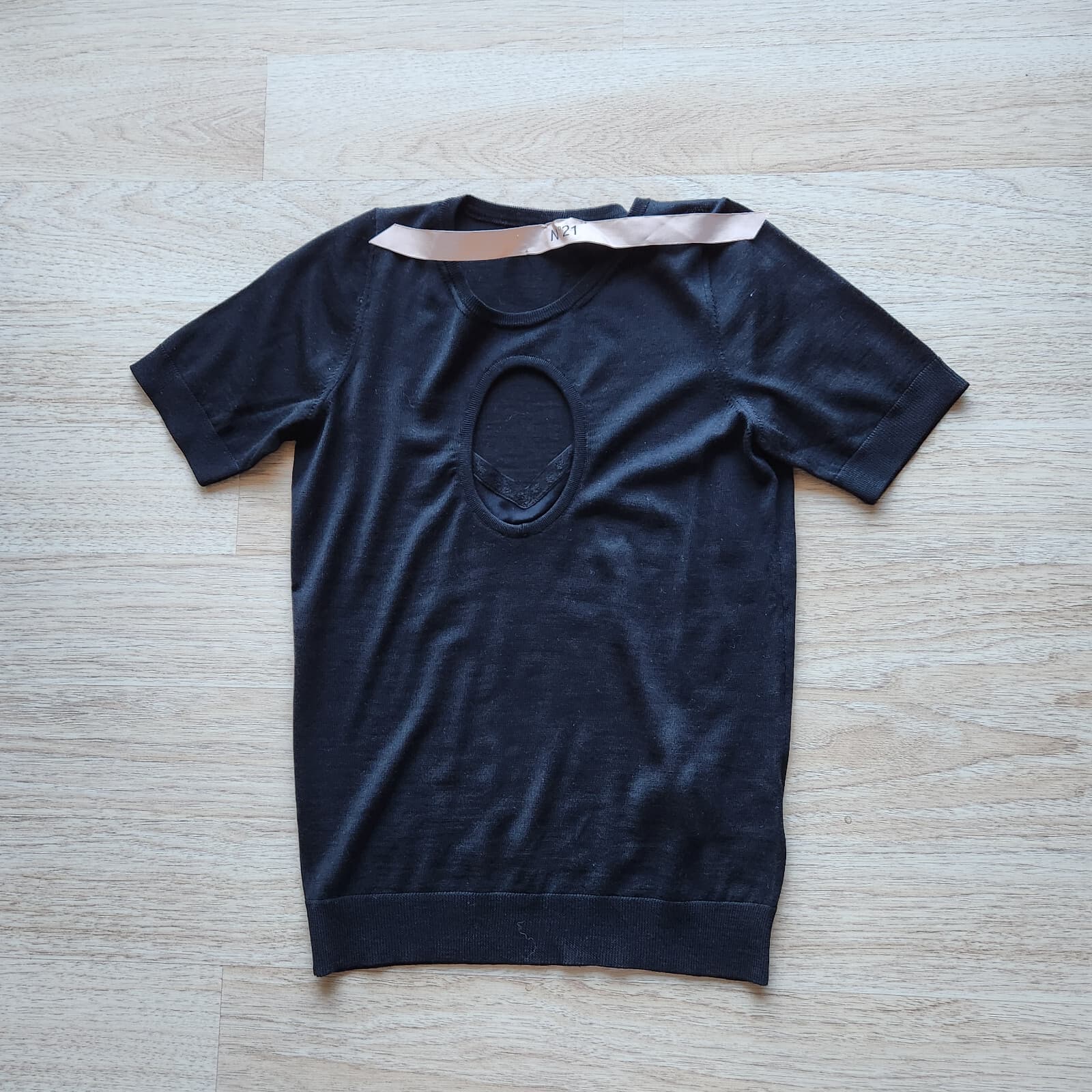NWoT No 21 by Gilmar Made in Italy Cut-Out Lace Top Short Sleeve Wool Black 44 - Thumbnail 6