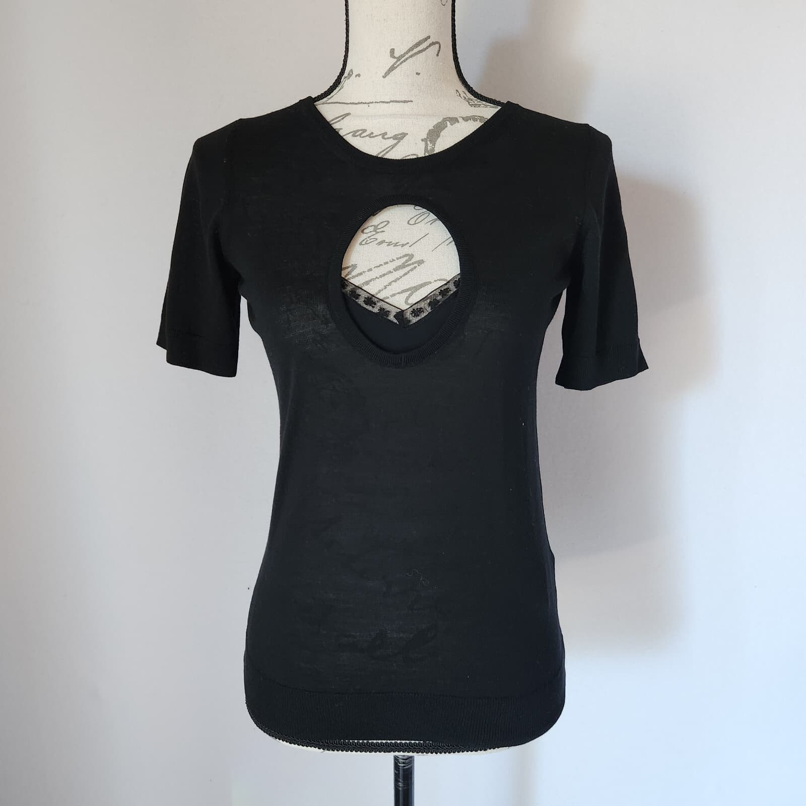 NWoT No 21 by Gilmar Made in Italy Cut-Out Lace Top Short Sleeve Wool Black 44