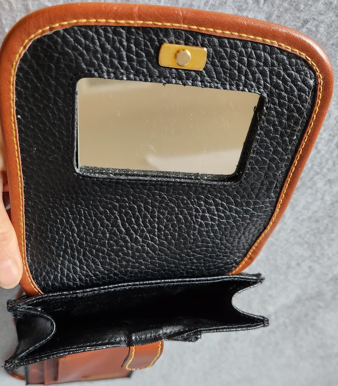 Vintage Dooney&Bourke Black Leather Travel Crossbody Bag Multi-Pocket Card Slot - Thumbnail 9