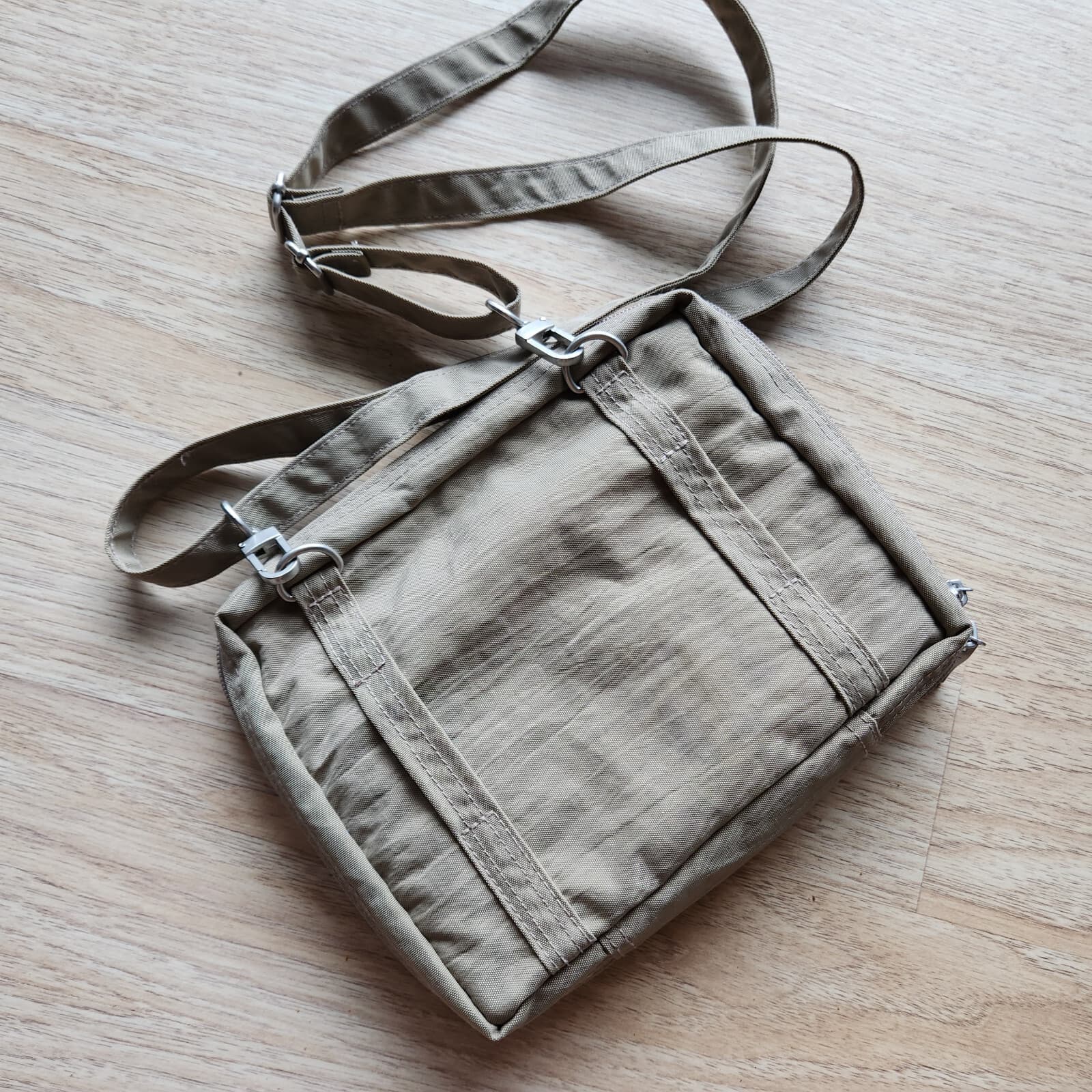 Baggallini Travel Crossbody Bag Card Slots Multi-Pocket Adjustable-Strap Sand - Thumbnail 3