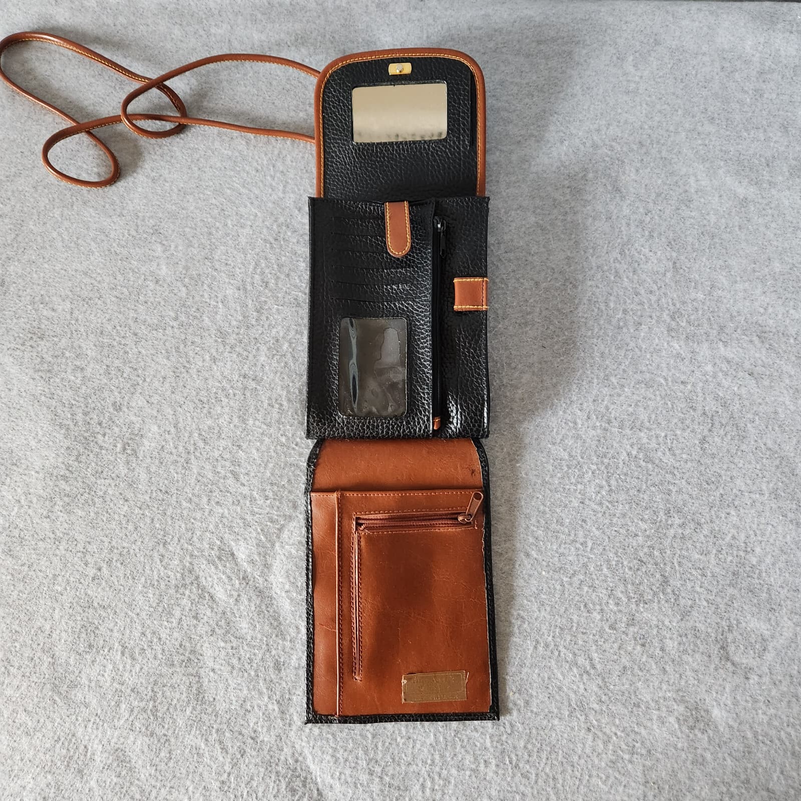 Vintage Dooney&Bourke Black Leather Travel Crossbody Bag Multi-Pocket Card Slot - Thumbnail 7