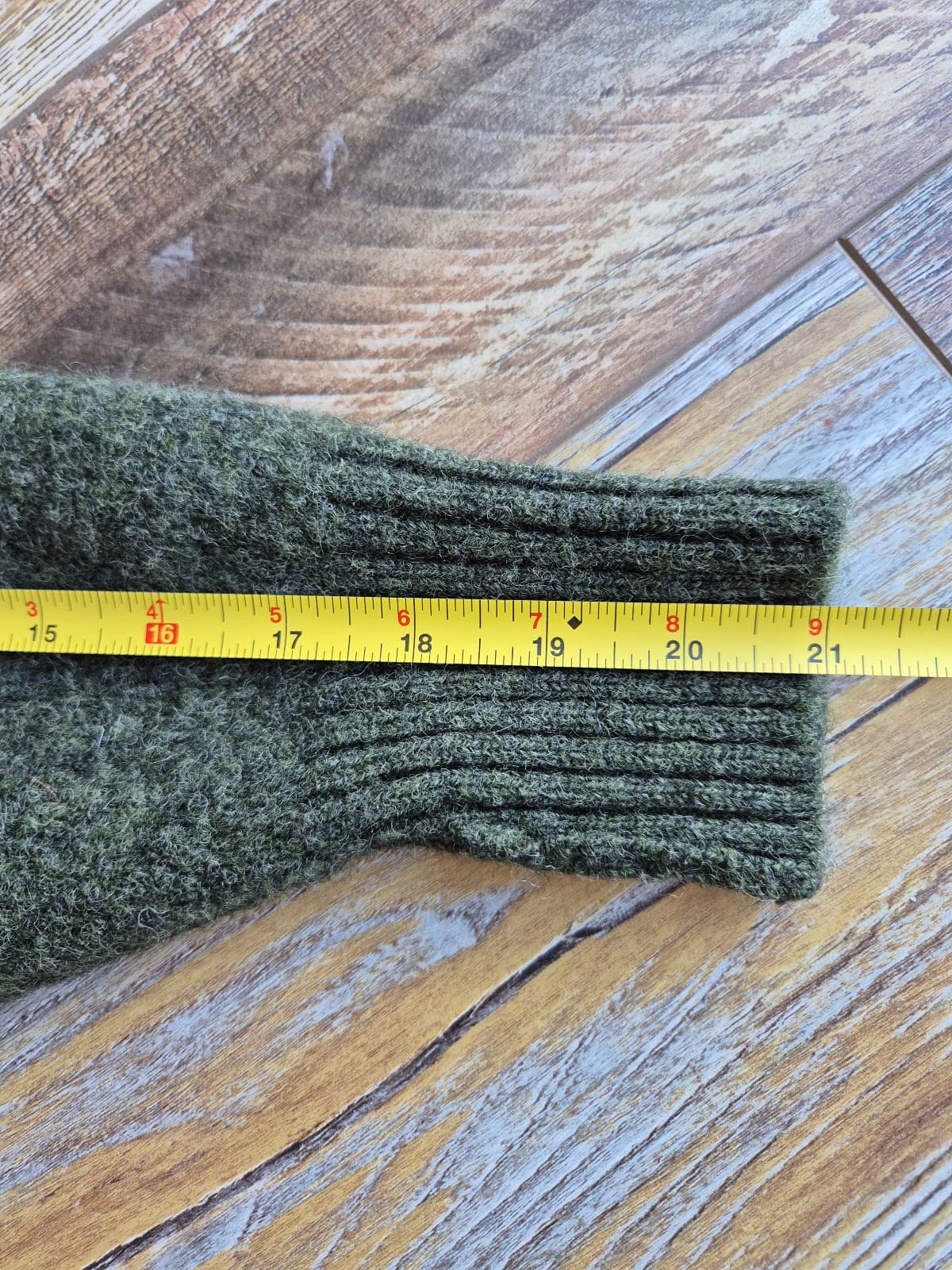 Vintage Lands' End Made in Scotland 100% Wool V-Neck Sweater Green Women's M - Thumbnail 6