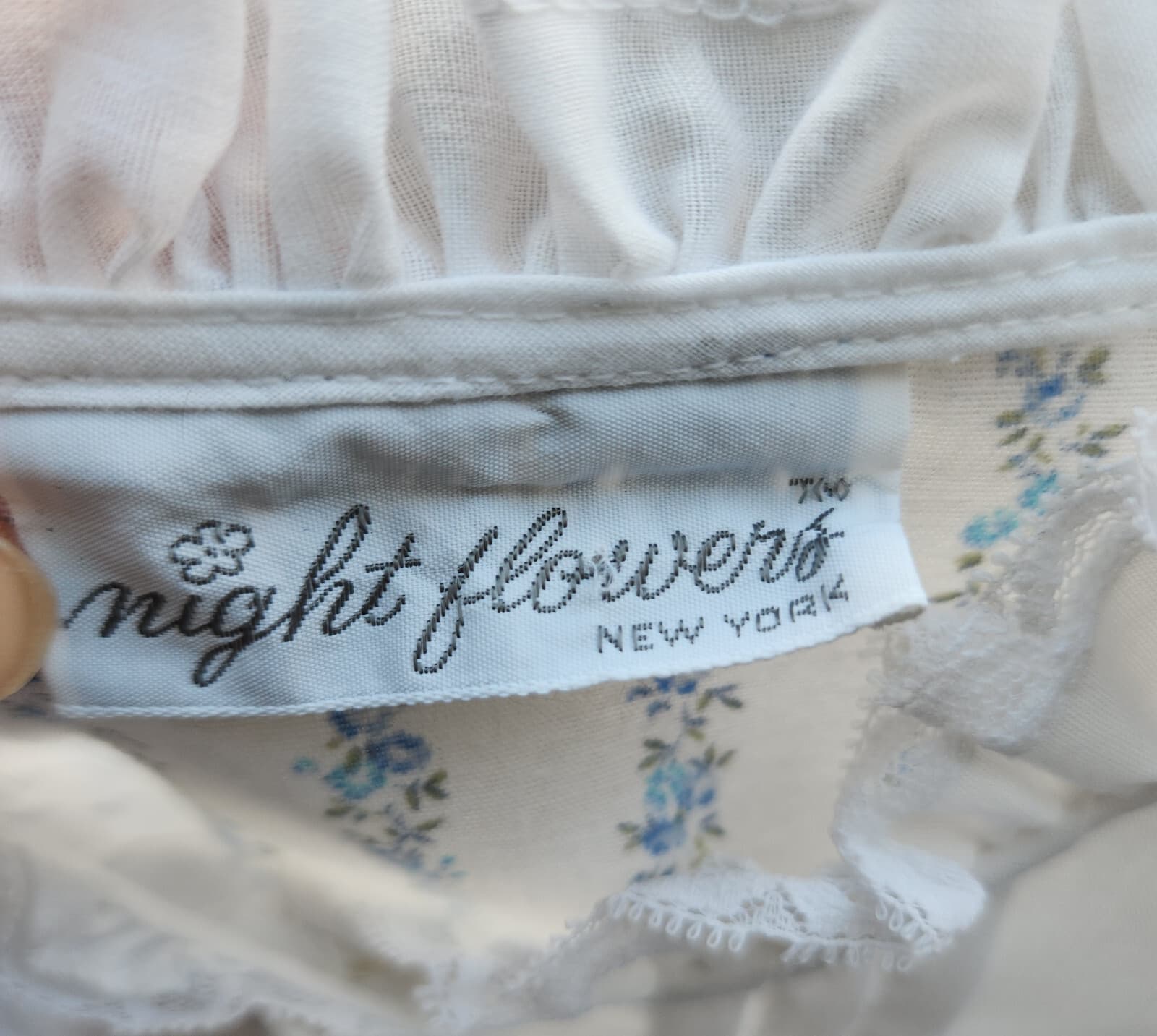 Vintage Night Flowers Lace Trim Pintuck Floral Cottage Nightgown White Bust 46" - Thumbnail 7