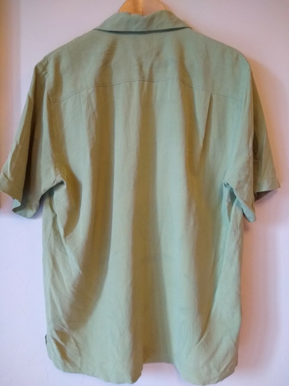Tommy Bahama 100% Silk Men Hawaii Short Sleeve Shirt Green Wooden Button Sz.M - Thumbnail 4