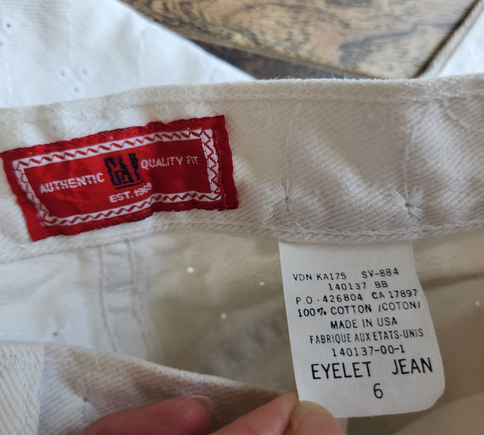 Vintage GAP Made in USA Eyelet Tapered High Waist Jeans Button-Fly White Sz.6 - Thumbnail 7