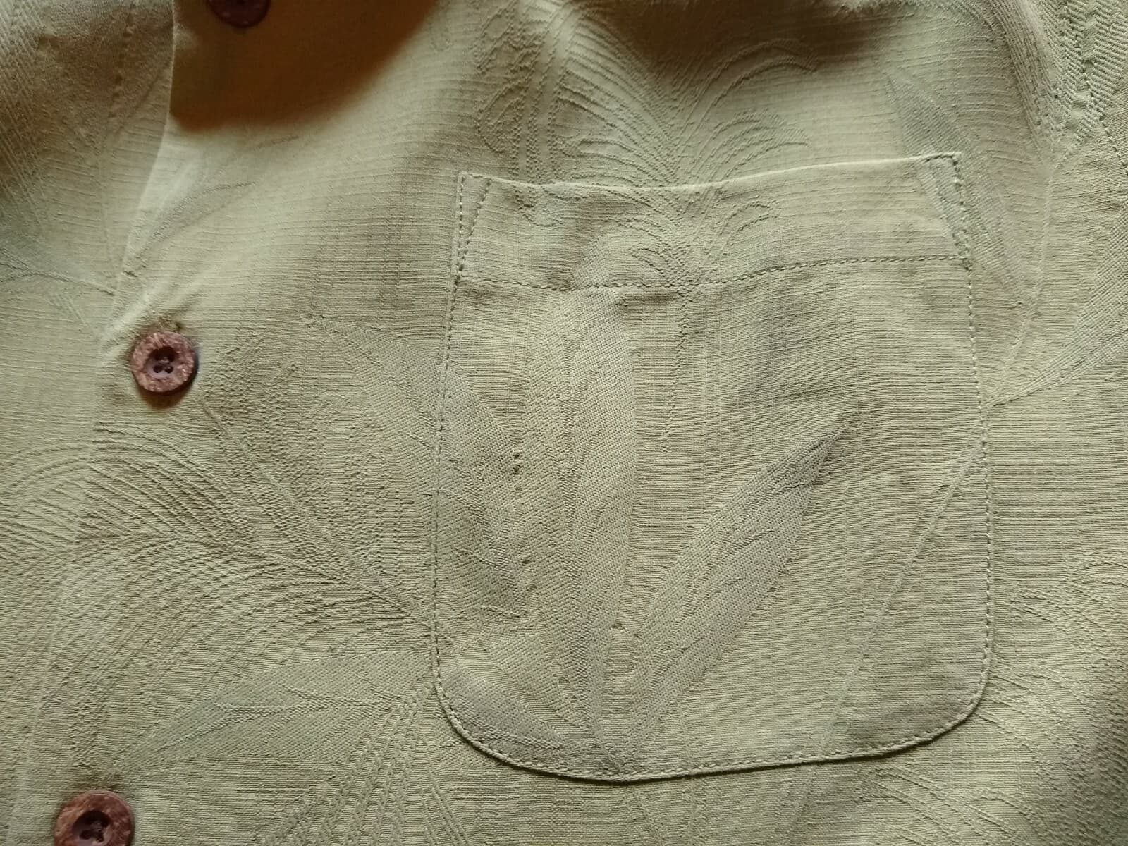 Tommy Bahama 100% Silk Men Hawaii Short Sleeve Shirt Green Wooden Button Sz.M - Thumbnail 10