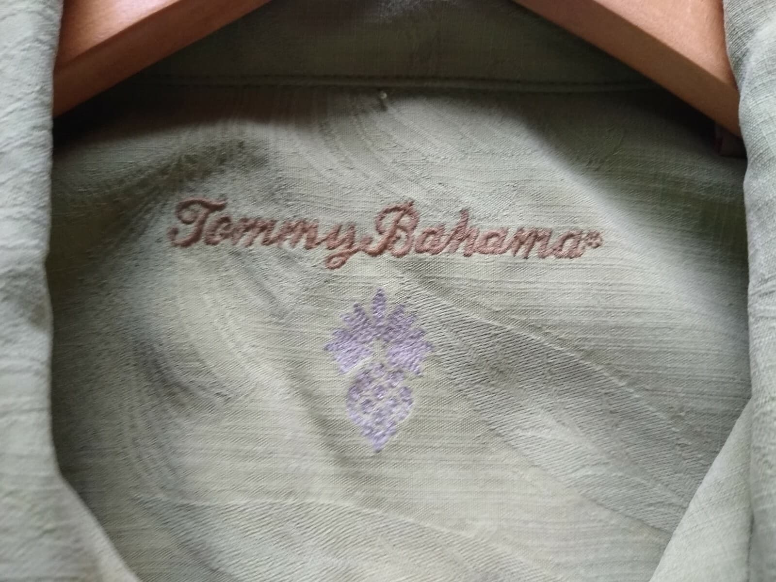 Tommy Bahama 100% Silk Men Hawaii Short Sleeve Shirt Green Wooden Button Sz.M - Thumbnail 8