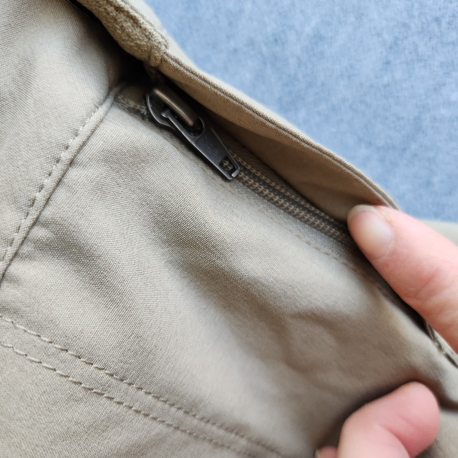 Patagonia Happy Hike 50+ UPF Crop Capri Pants Drawstring Pocket Khaki Women's 4 - Thumbnail 5