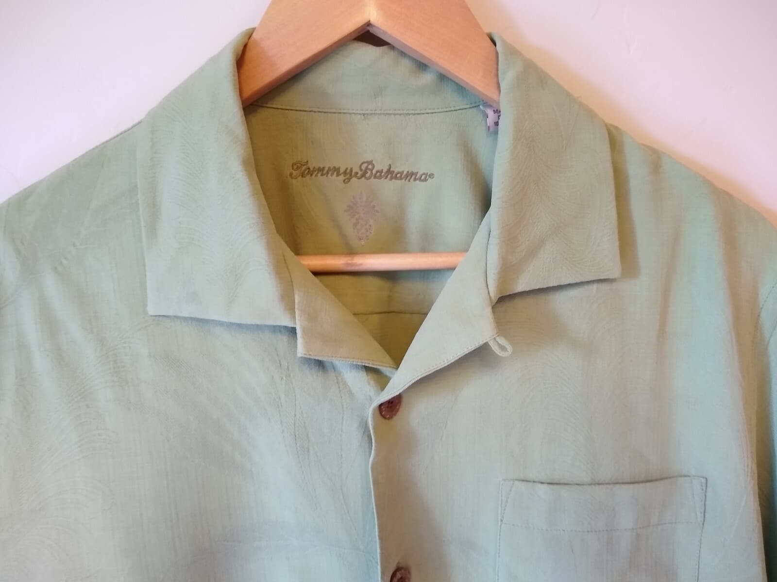 Tommy Bahama 100% Silk Men Hawaii Short Sleeve Shirt Green Wooden Button Sz.M - Thumbnail 3
