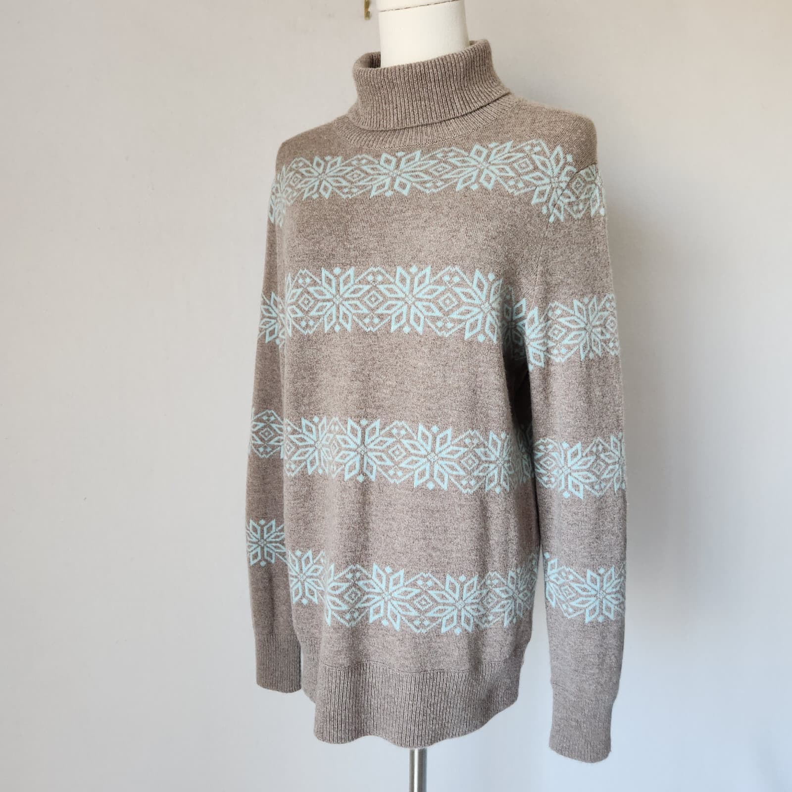 Lands' End 100% Cashmere Snowflake Turtle Neck Sweater Brown Blue Women's M - Thumbnail 2