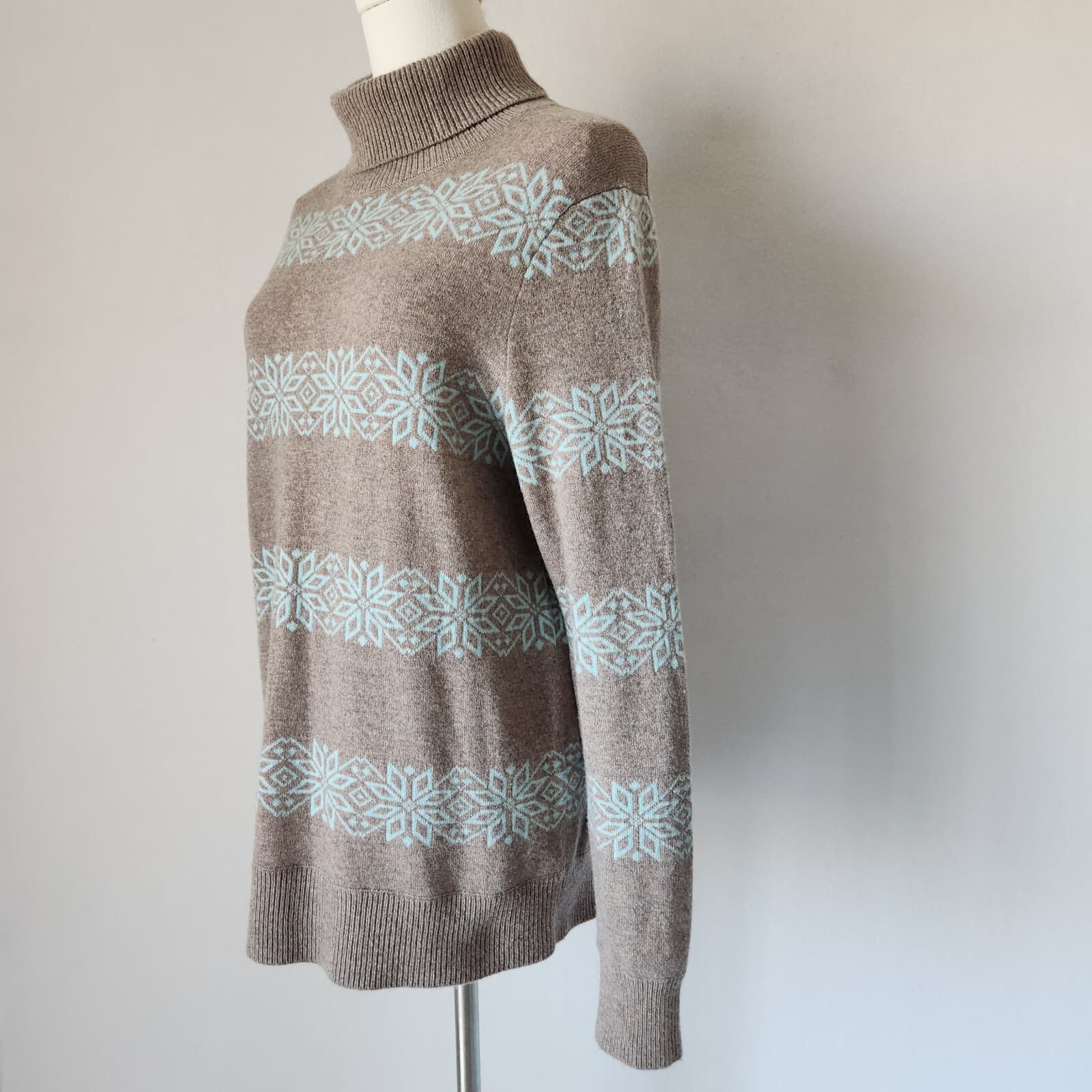 Lands' End 100% Cashmere Snowflake Turtle Neck Sweater Brown Blue Women's M - Thumbnail 3