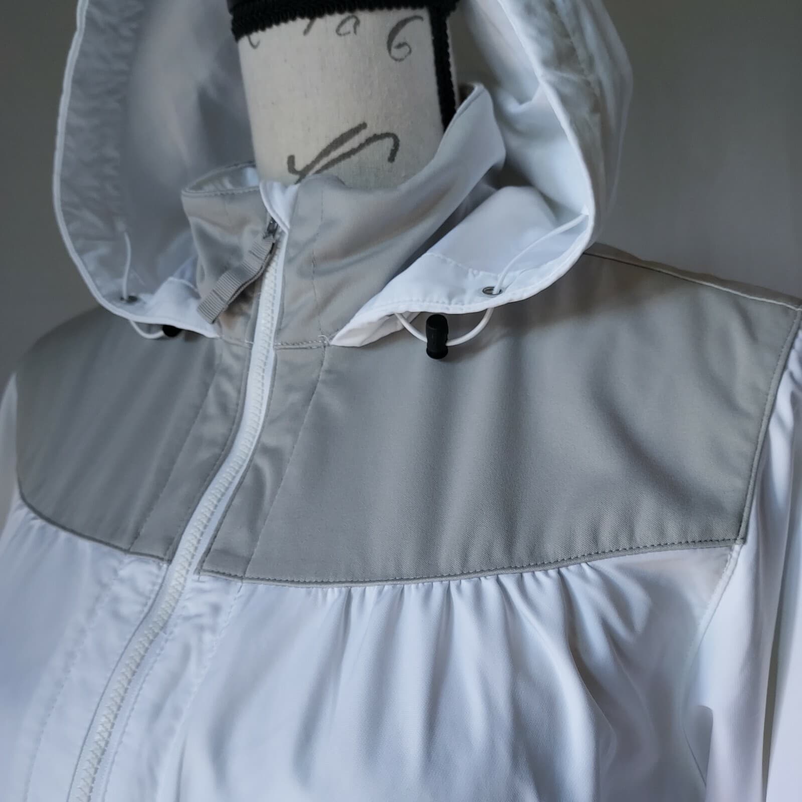 Nike Golf Activewear Hooded Jacket Full-Zip Pocket White Gray Women Sz.M - Thumbnail 2