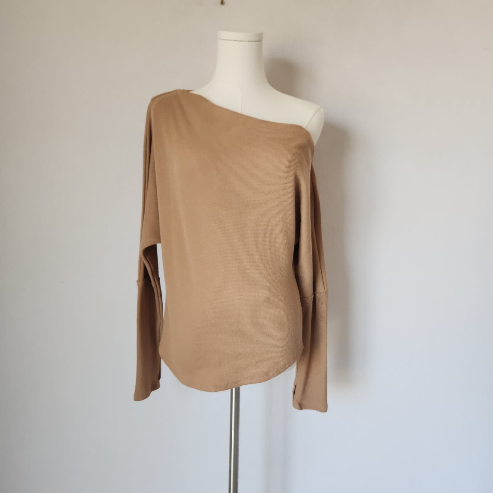 NWT We The Free Fuji Off The Shoulder Thermal Top Long Sleeve Pale Camel Sz.M - Thumbnail 4